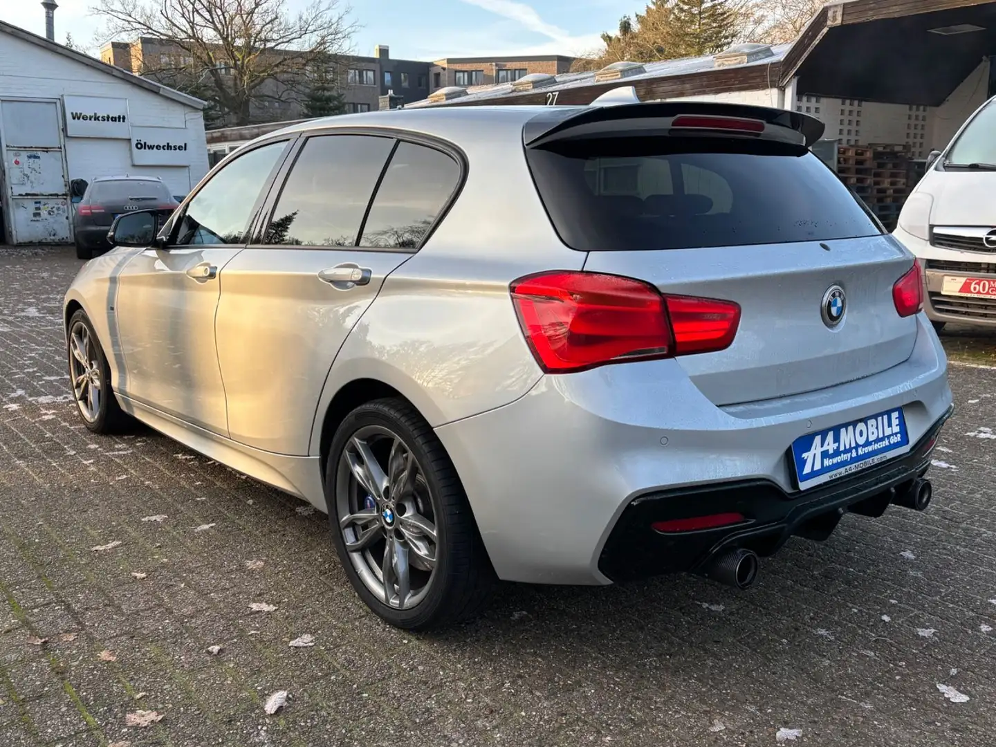 BMW 135 i xDrive LED Navi-Prof. Leder Kamera SHZ Silber - 2