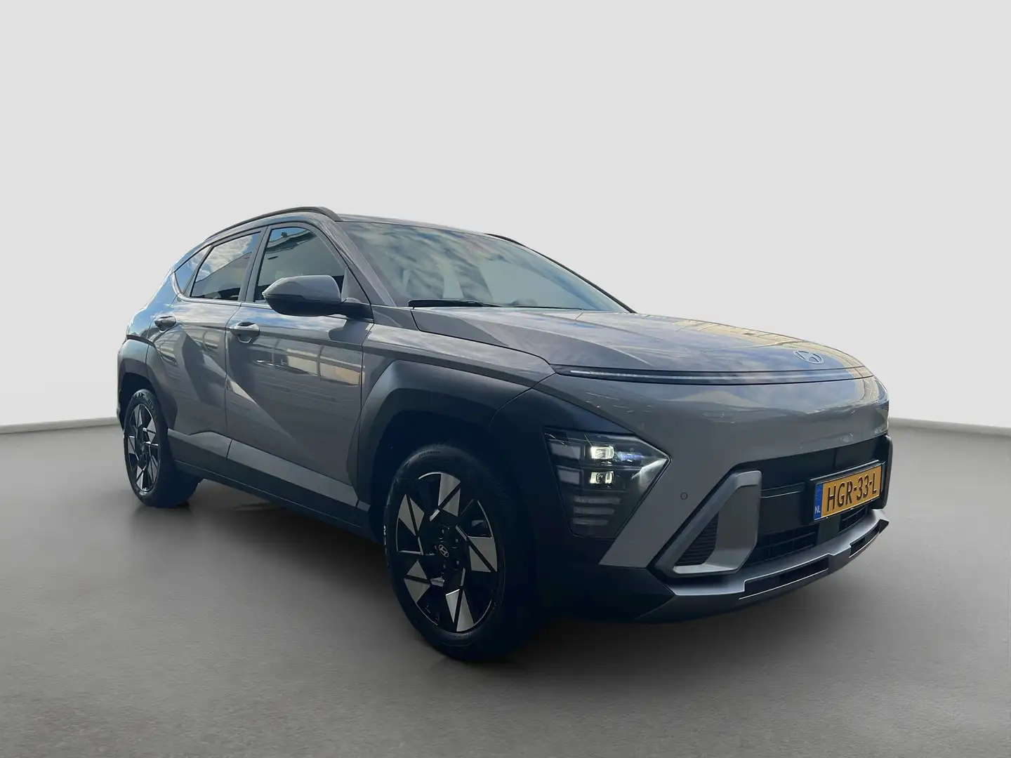 Hyundai KONA 1.6 GDI 141pk HEV Comfort Smart | Camera | Draadlo Grijs - 2