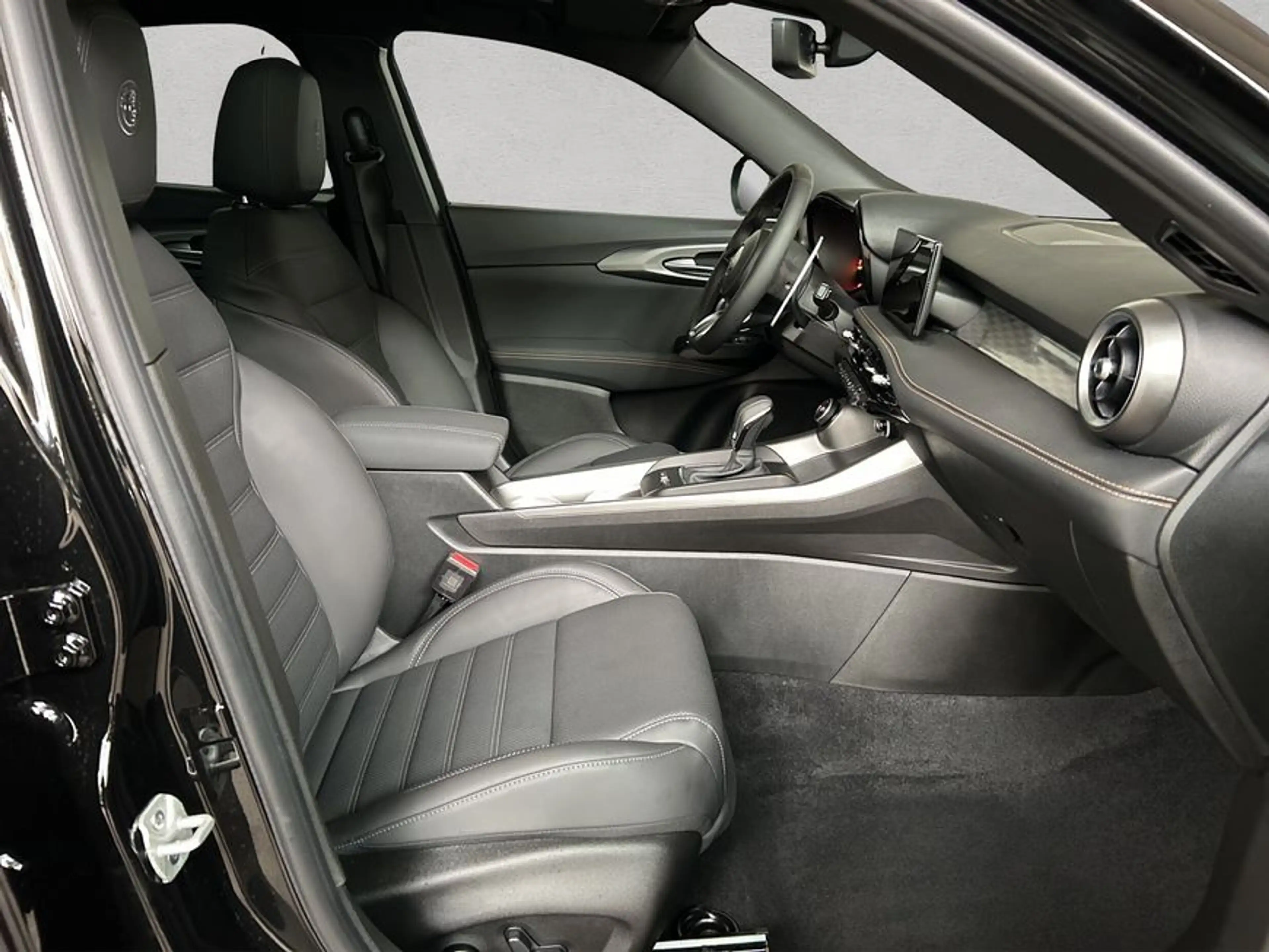Alfa Romeo Tonale 1.5 VGT Hybrid Veloce Pano+TECHNO-PAKET — photo 12