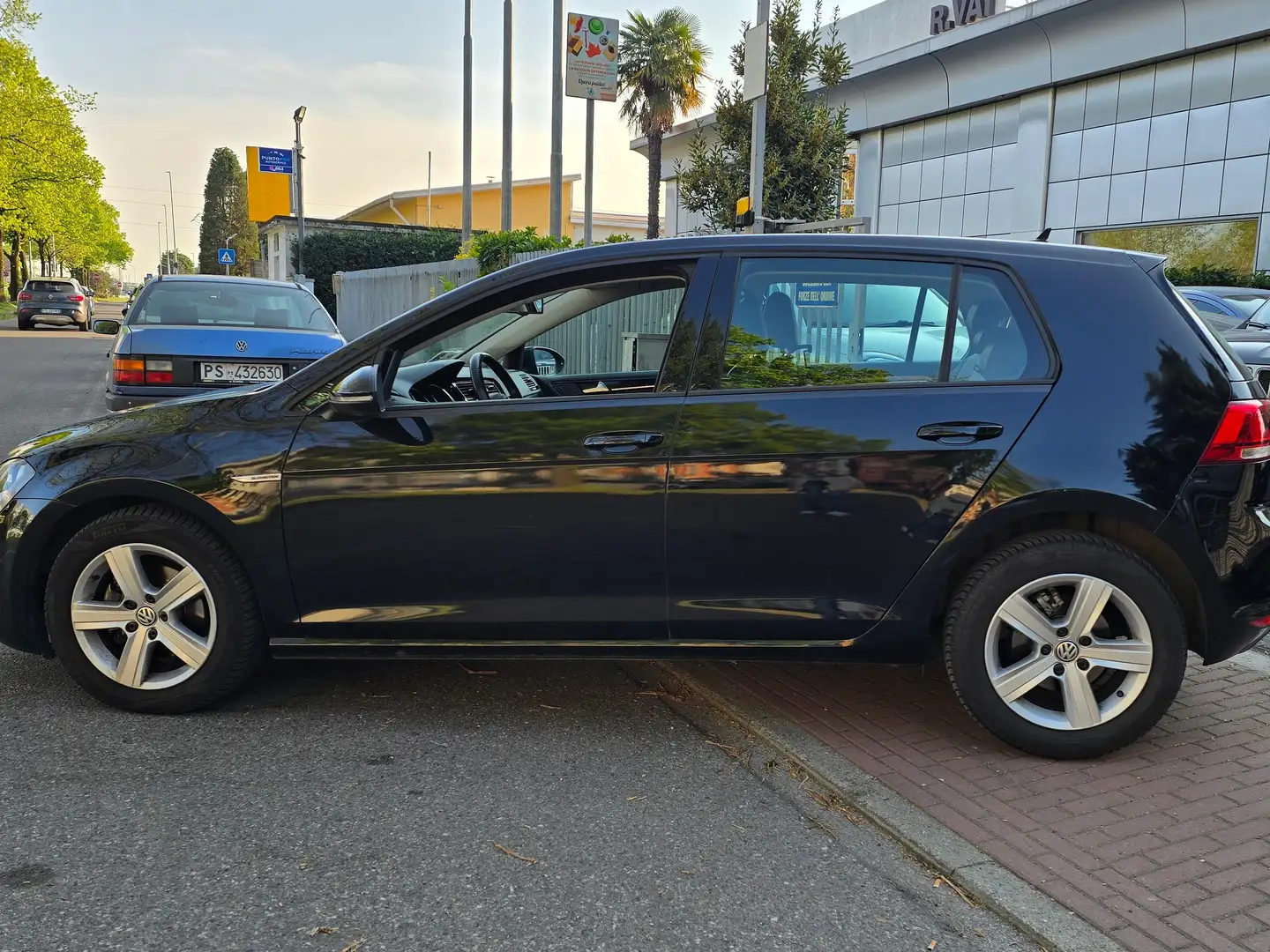 Volkswagen Golf Golf 1.4 tgi Highline BlueMotion OK NEOPATENTATI Zwart - 2