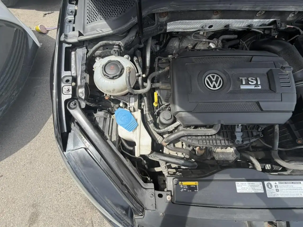 Volkswagen Golf R photo Volkswagen Golf R