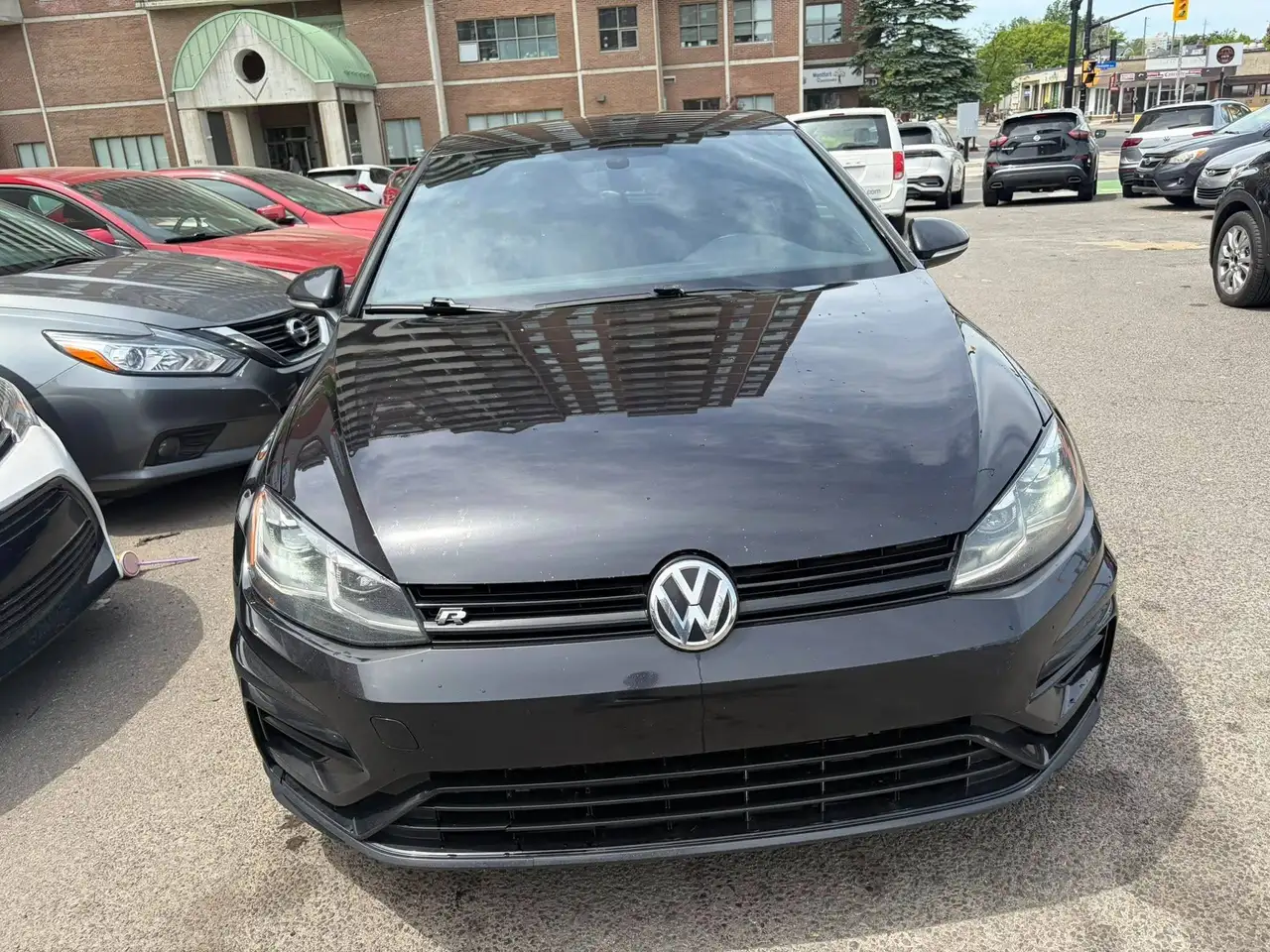Volkswagen Golf R photo Volkswagen Golf R