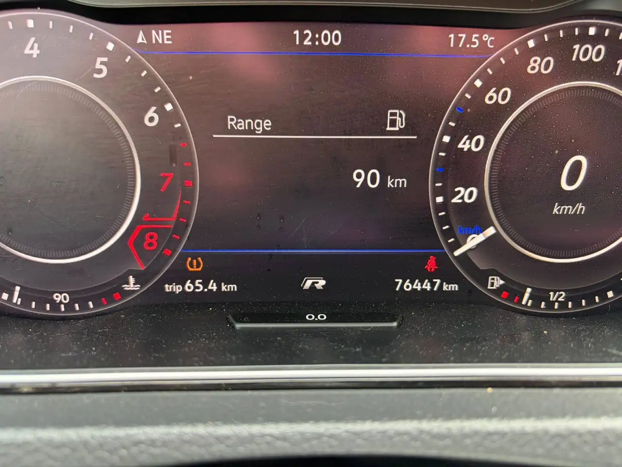 Volkswagen Golf R photo Volkswagen Golf R