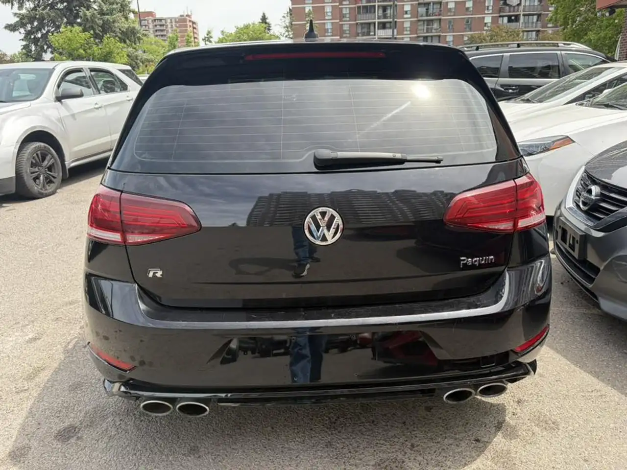 Volkswagen Golf R photo Volkswagen Golf R