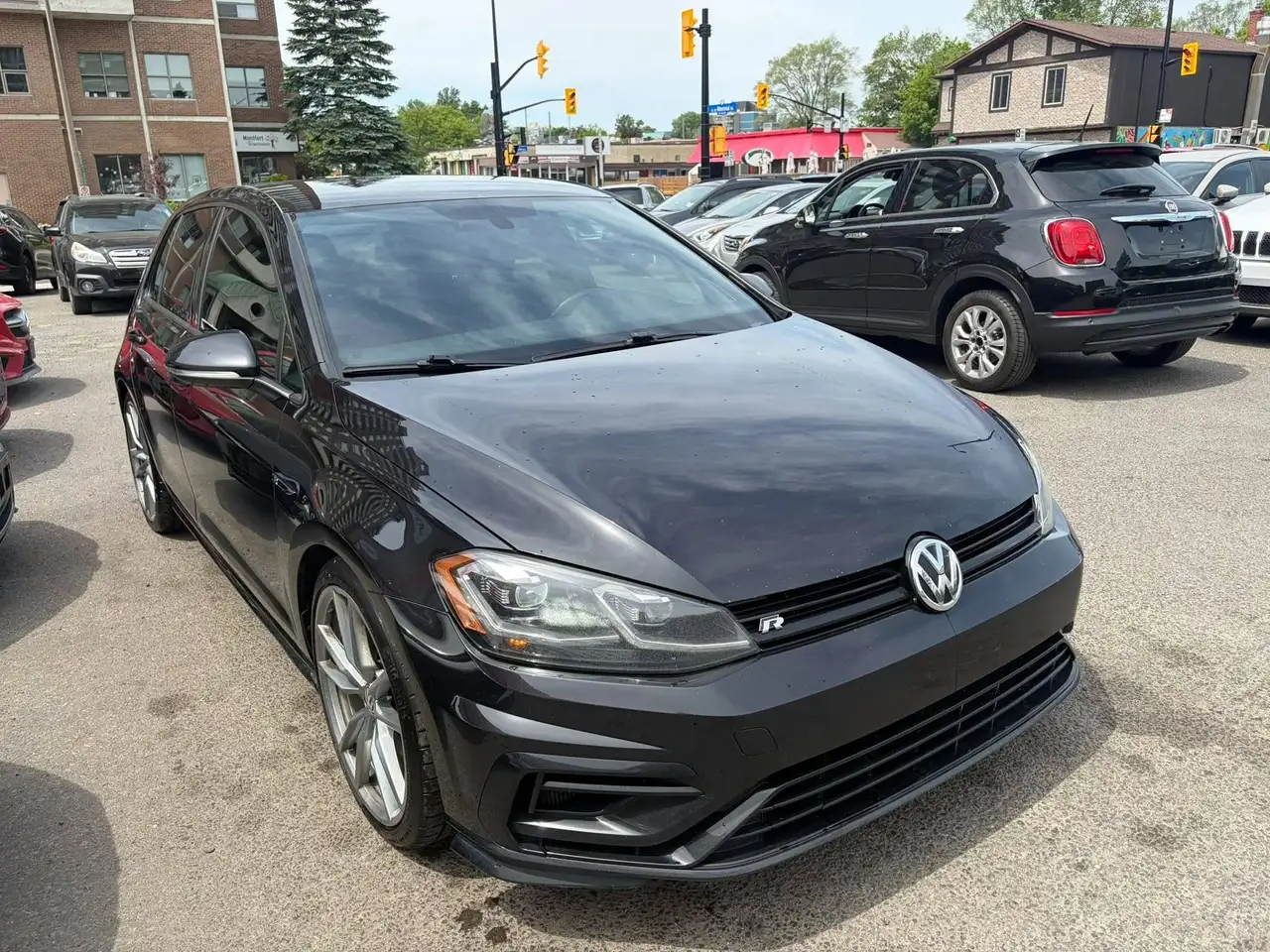 Volkswagen Golf R photo Volkswagen Golf R
