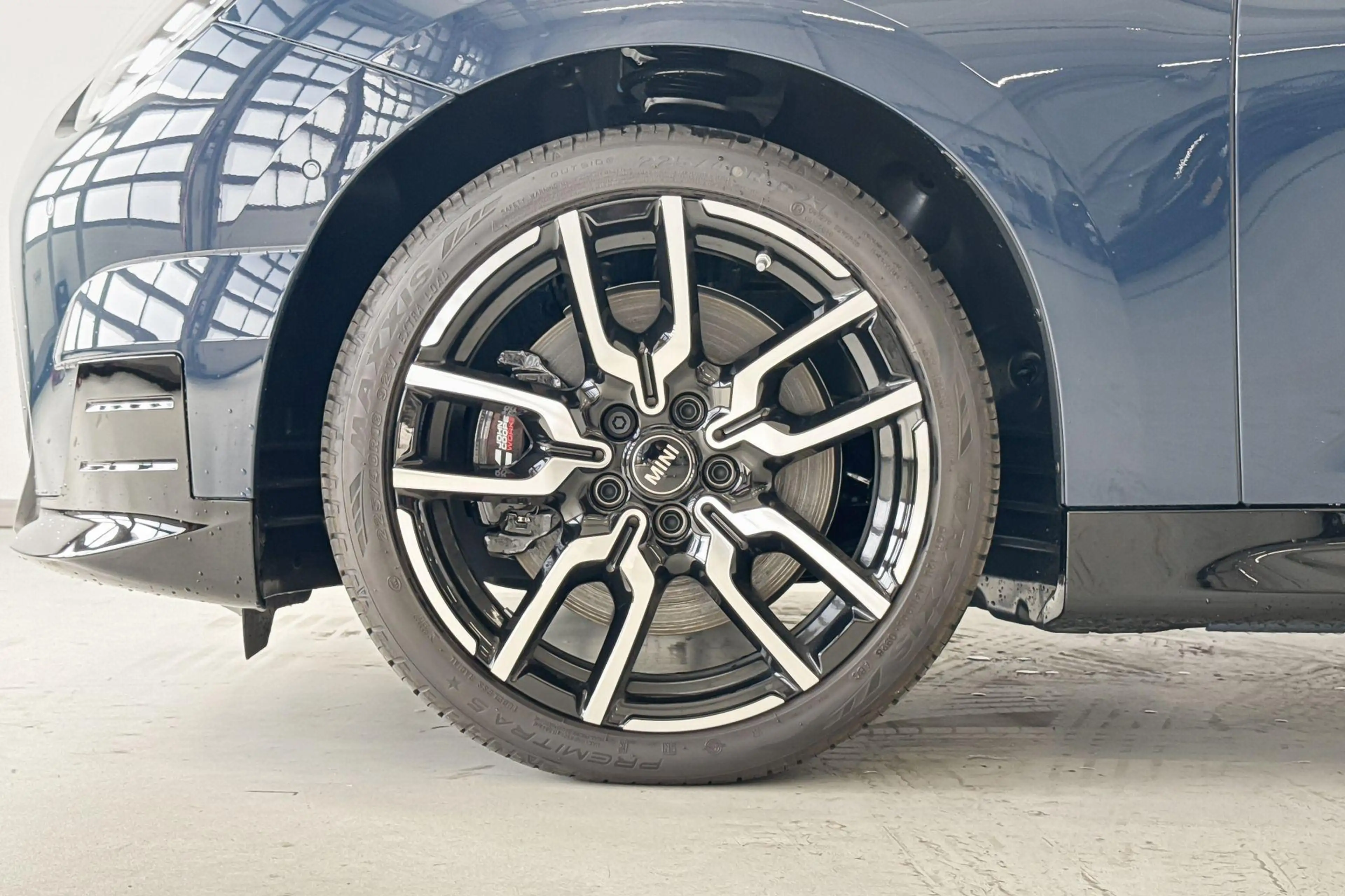 MINI John Cooper Works 3-deurs Cooper E Cooper M 40.7 kWh | 18 Inch JCW L — photo 4