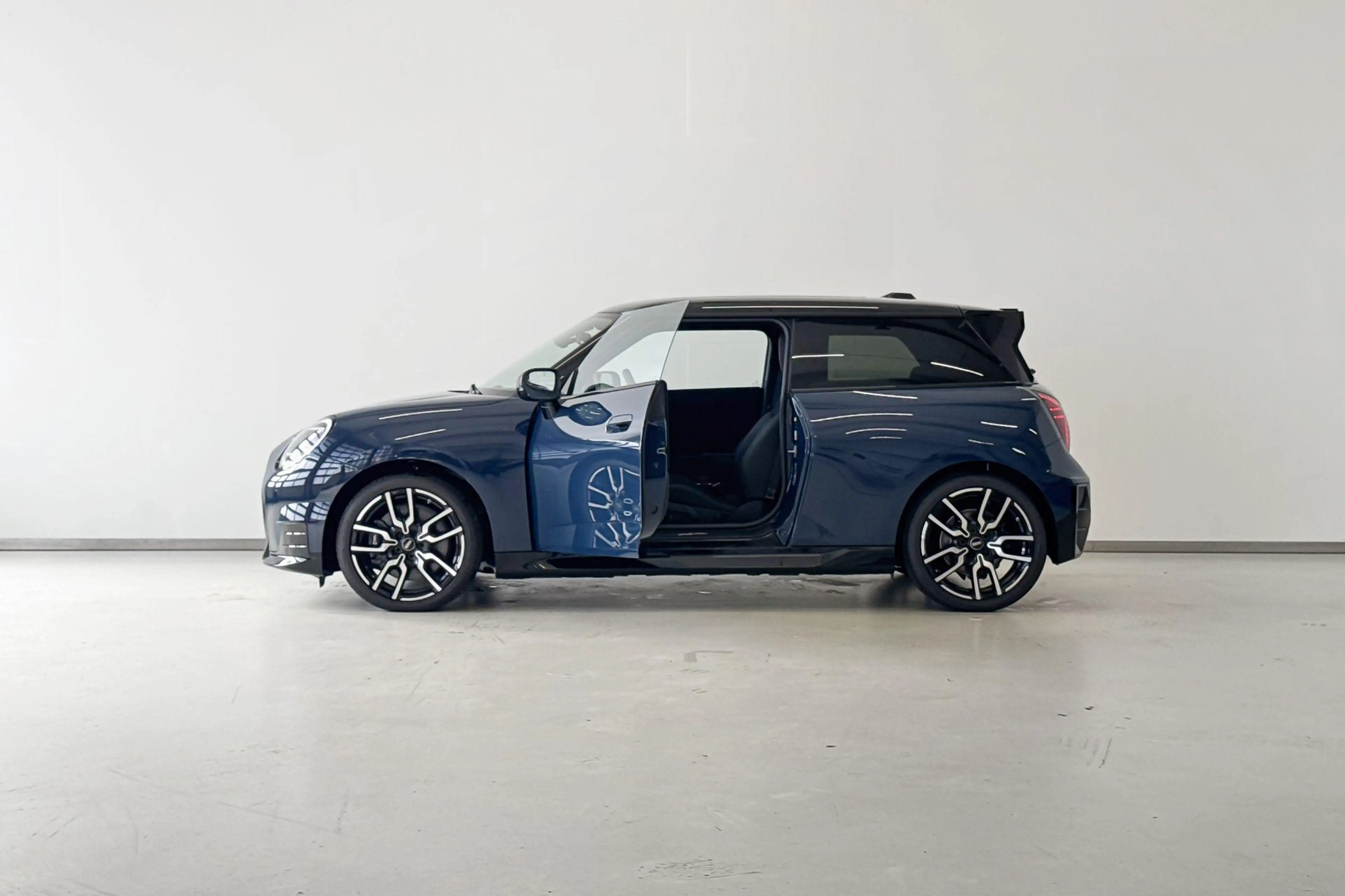 MINI John Cooper Works 3-deurs Cooper E Cooper M 40.7 kWh | 18 Inch JCW L — photo 3