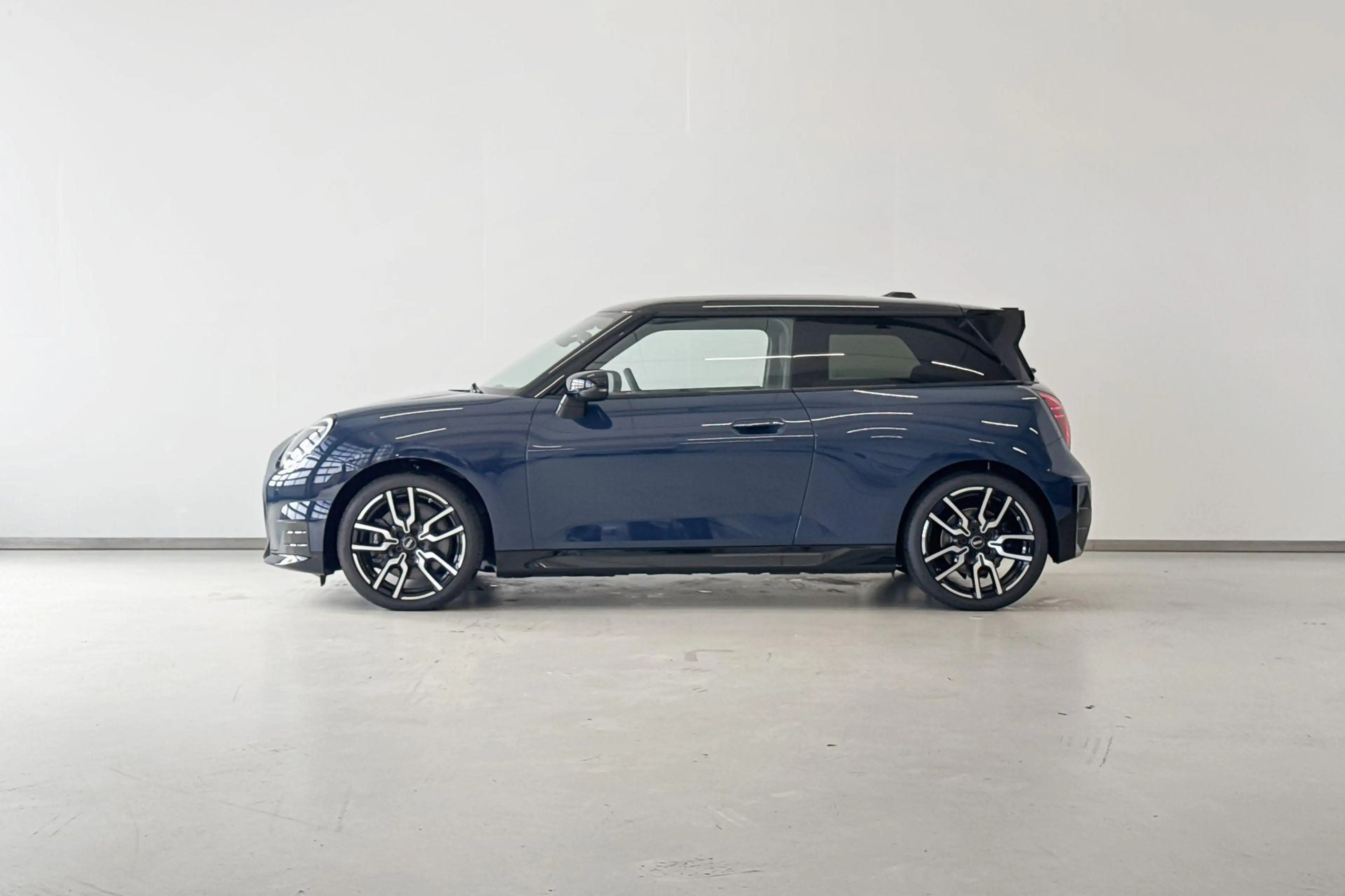 MINI John Cooper Works 3-deurs Cooper E Cooper M 40.7 kWh | 18 Inch JCW L — photo 2
