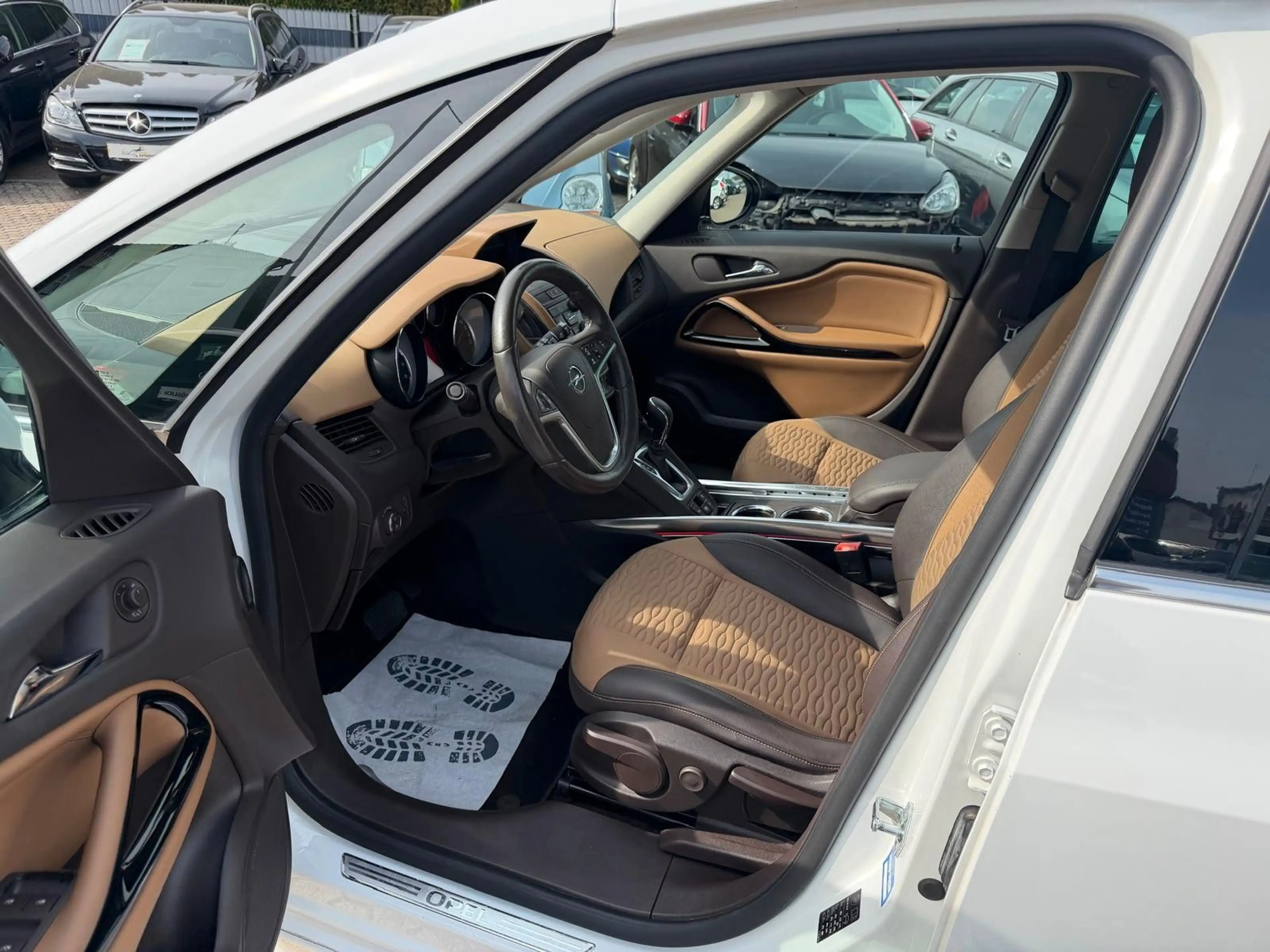 Opel Zafira Tourer BIXEN/NAVI/KAMERA — photo 13