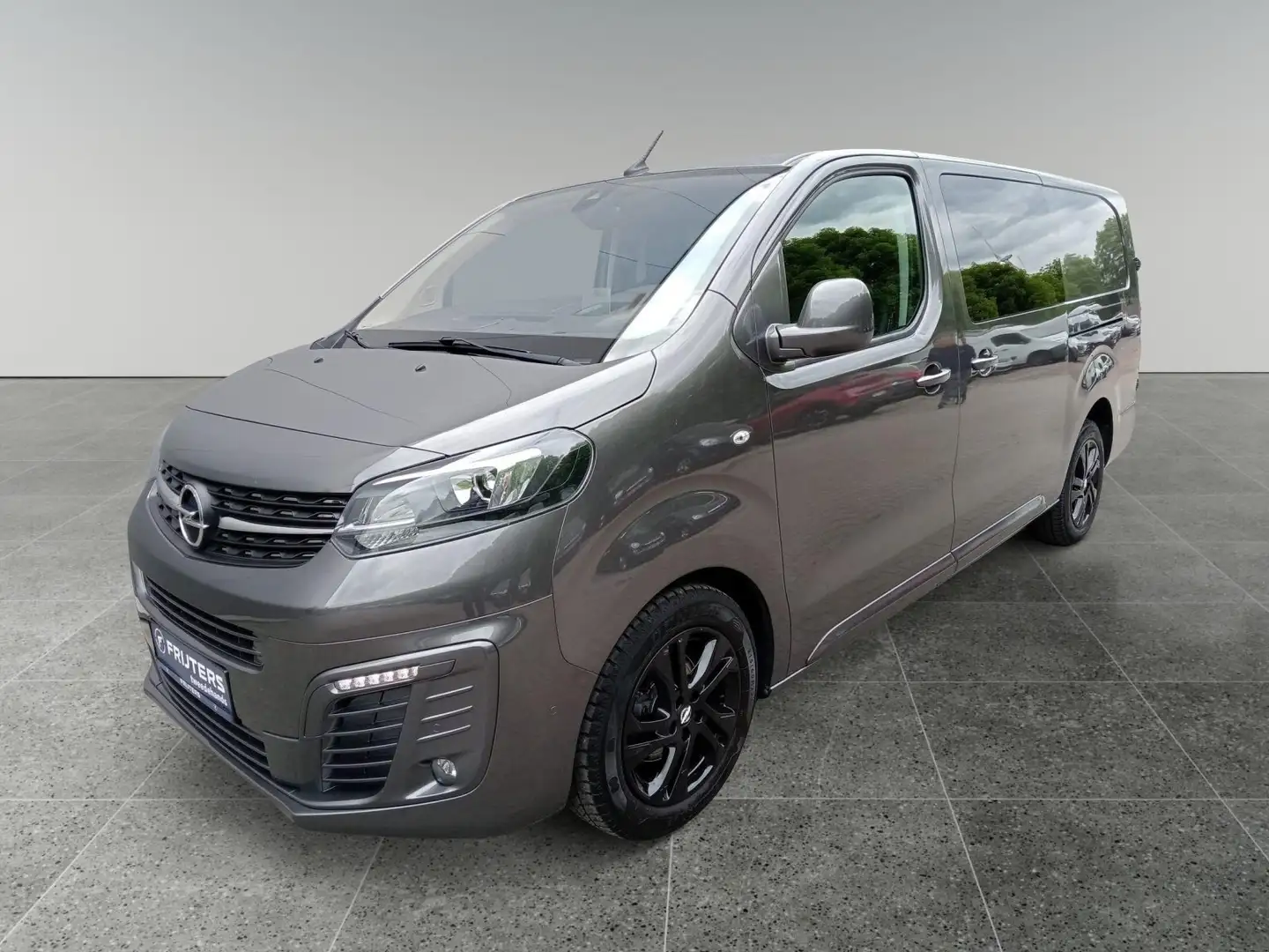 Opel Vivaro Innovation 2.0 Turbo D S/S MT6 150PK 6Plaatsen - 1
