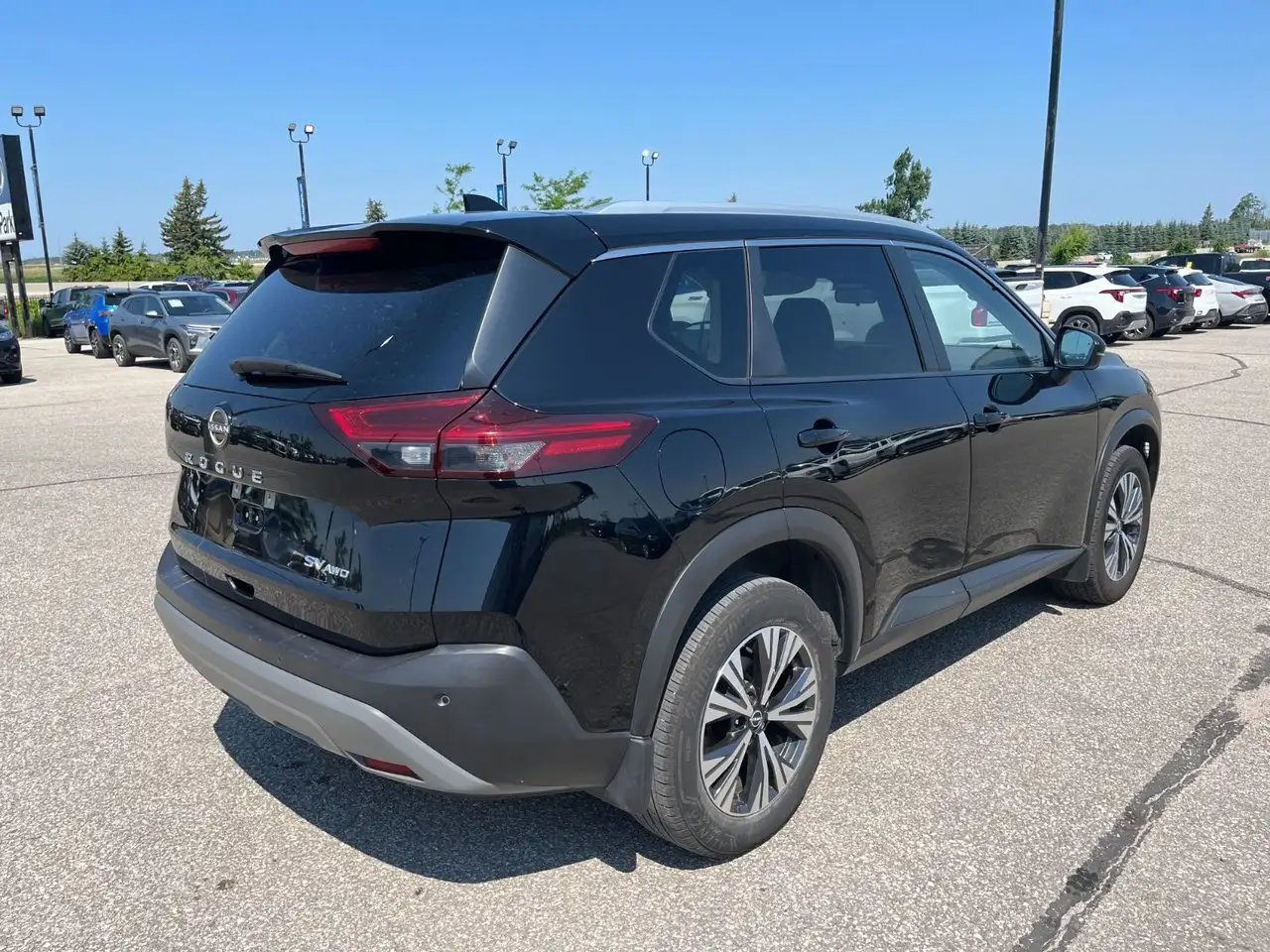 Nissan Rogue снимка Nissan Rogue