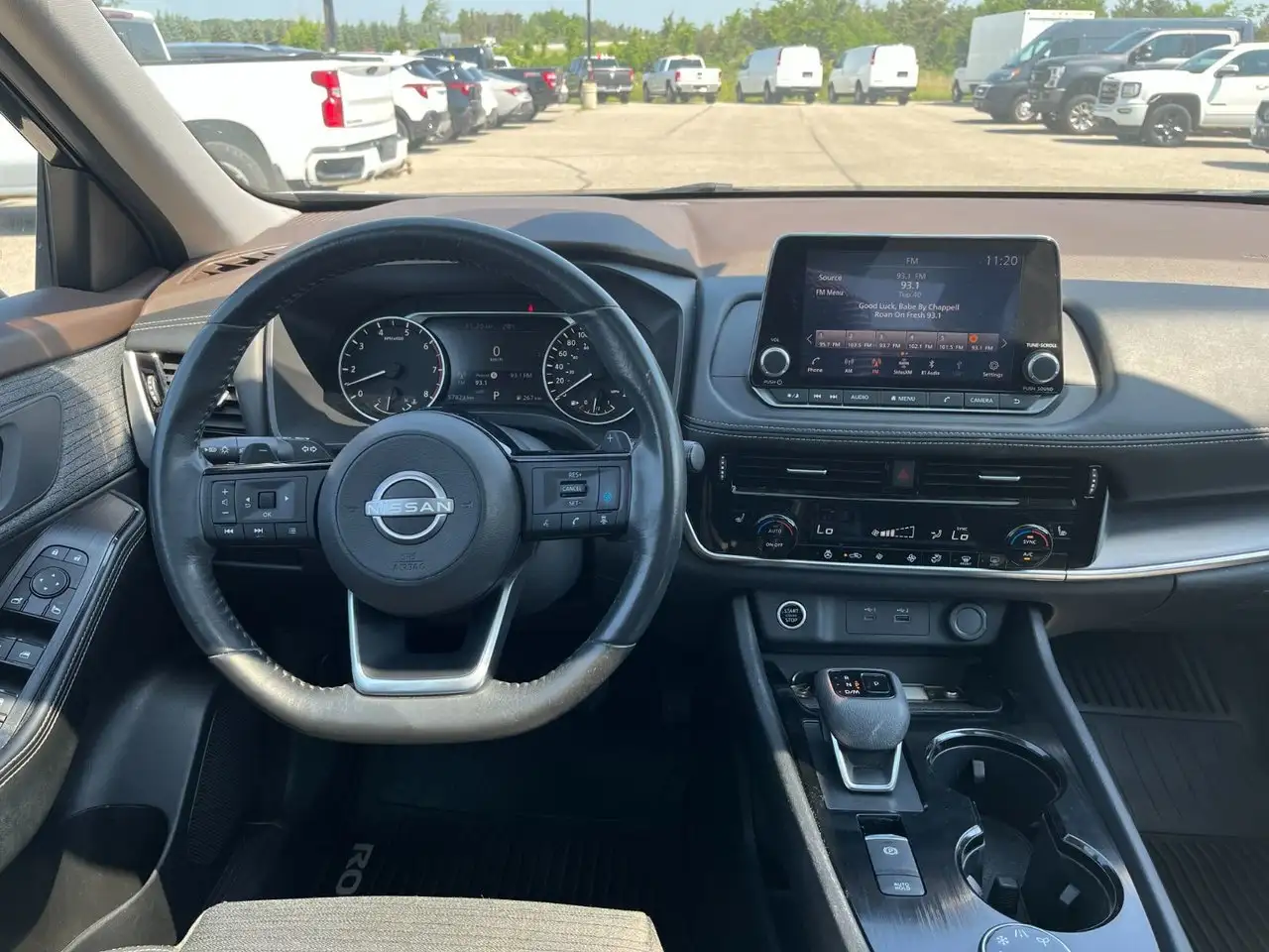 Nissan Rogue снимка Nissan Rogue