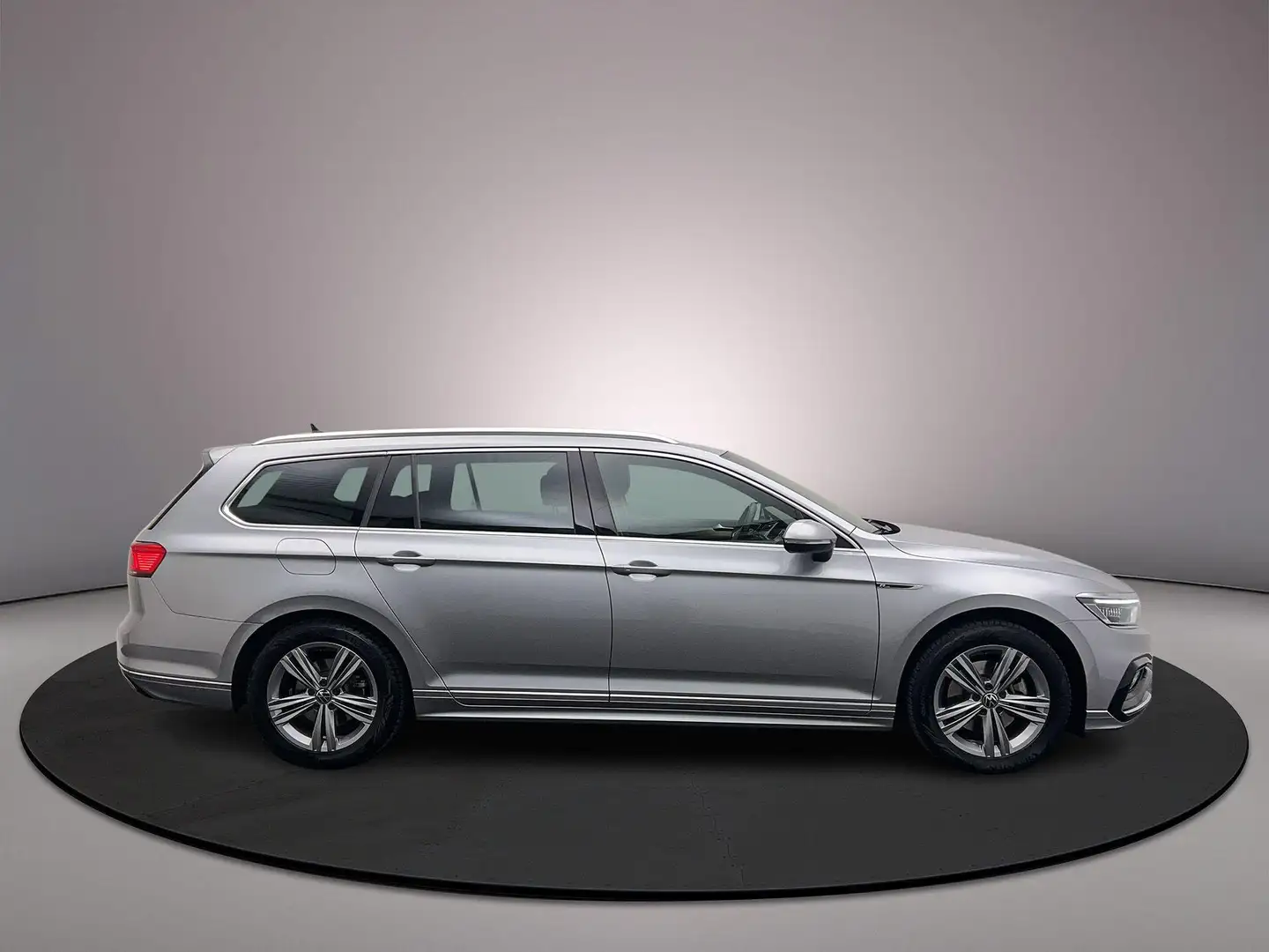 Volkswagen Passat Variant R-Line Business 1.5 TSI 150pk DSG Automaat Trekhaa Grijs - 2
