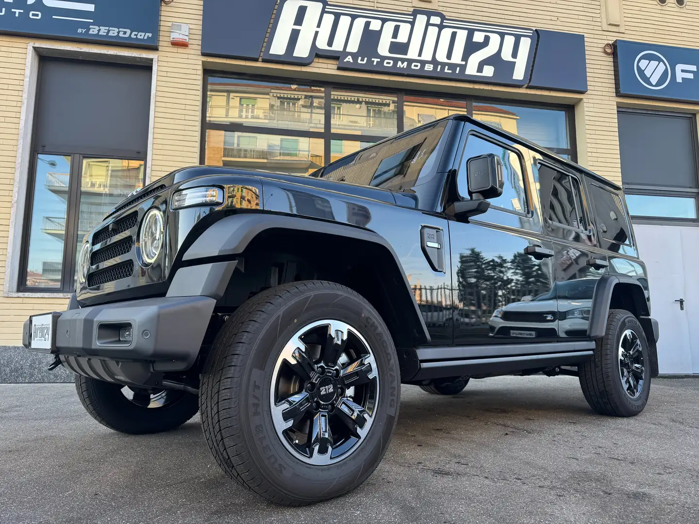 EMC Sonstige 212 4x4 Schwarz - 2