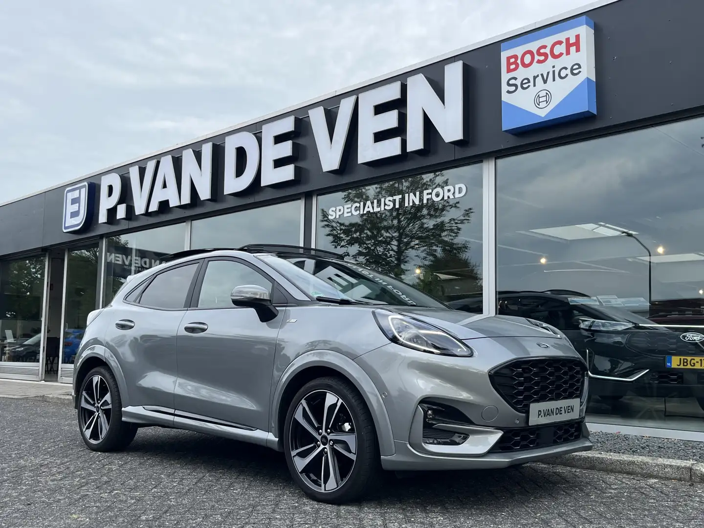 Ford Puma 1.0 EcoBoost Hybrid ST-Line X 155pk/114kW 6-bak | Zilver - 1