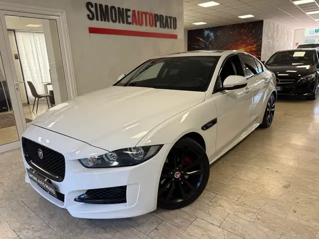 Jaguar XE XE 2.0d Portfolio 180cv auto