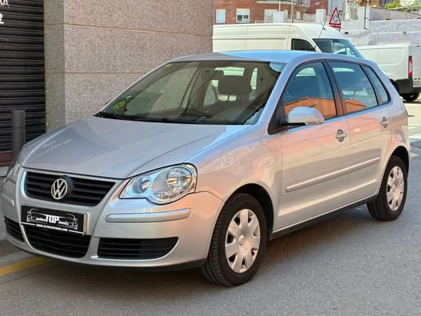 Volkswagen Polo 1.4TDI Advance Gris - 1