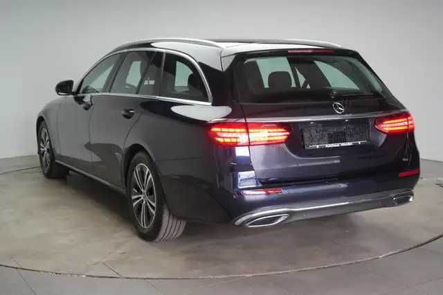 Mercedes-Benz E-Class view 6