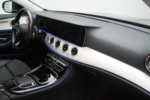 Mercedes-Benz E-Class view 8