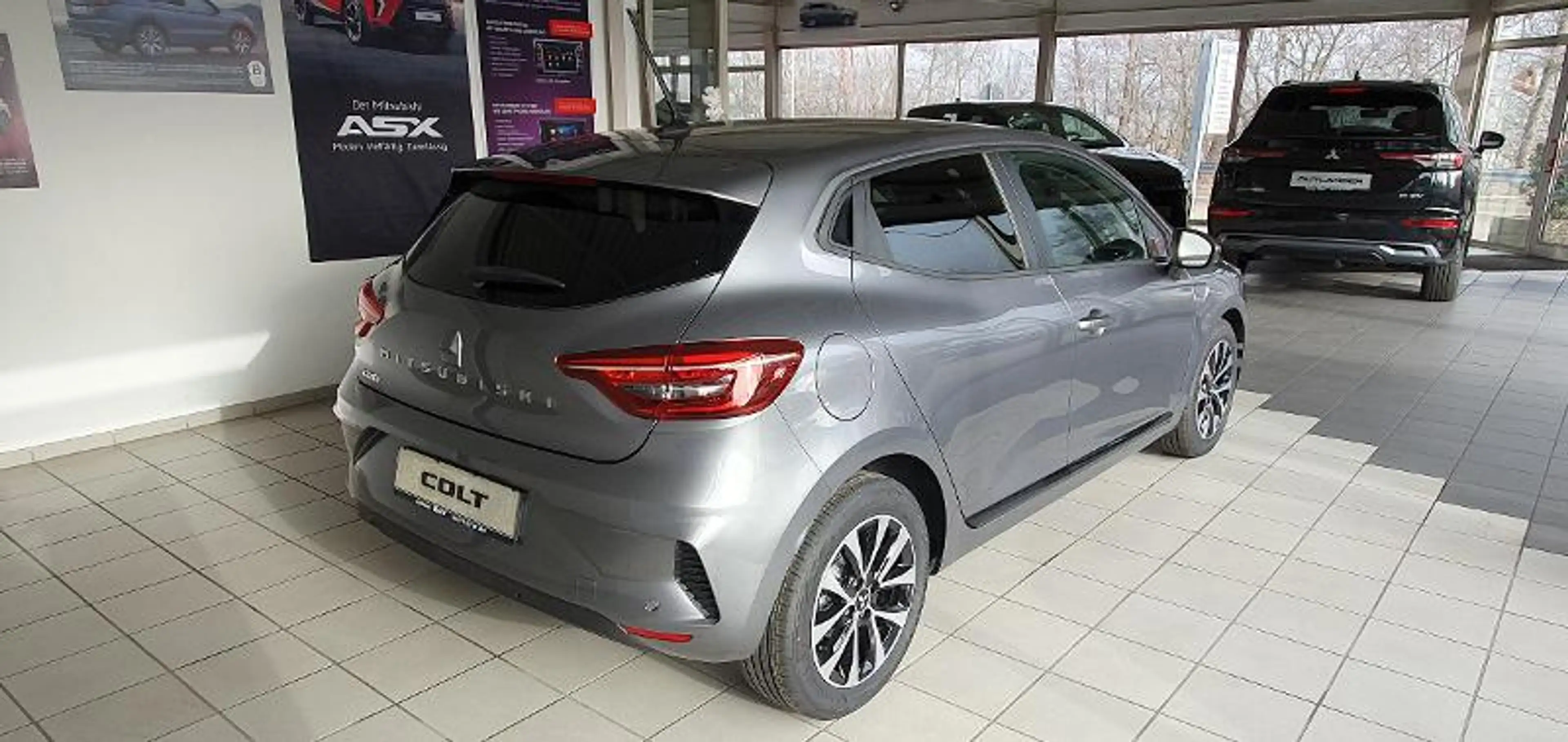 Mitsubishi Colt PLUS 1.0 T-Benziner 6-Gang 8 Jahre Garantiepaket — photo 6