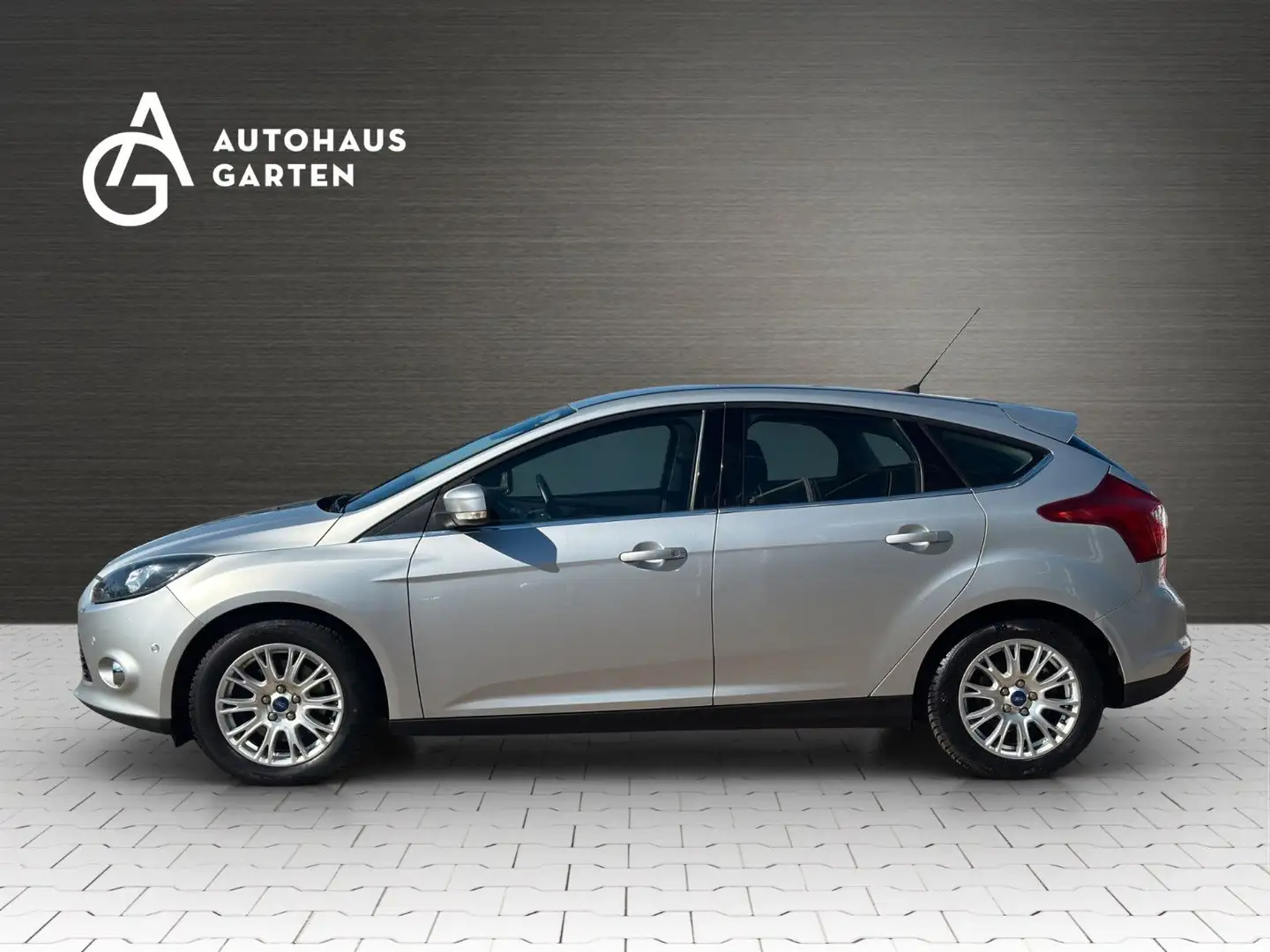 Ford Focus Lim. 1.6 Titanium 1.Hand Navi SHZ PDC Silber - 2