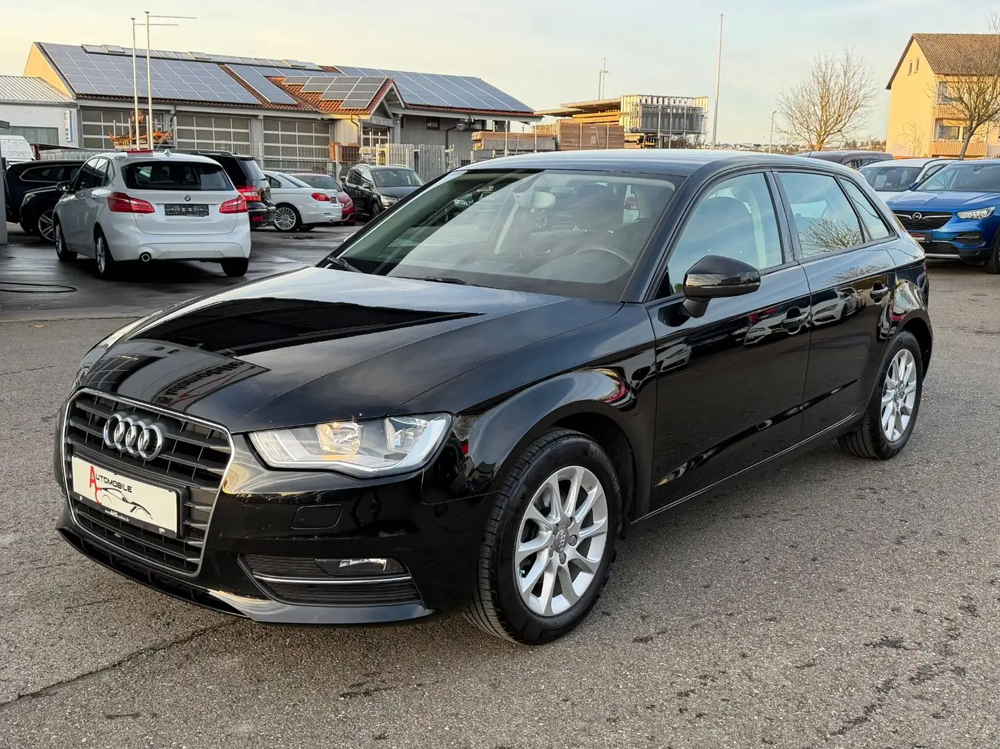 Audi A3 Sportback 1.4 attraction_KlimAut_Sitzhz_AHK_ Schwarz - 1
