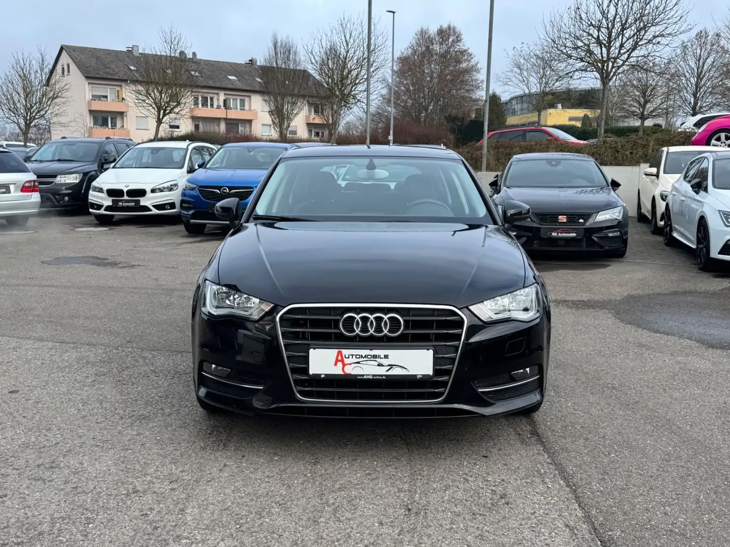 Audi A3 Sportback 1.4 attraction_KlimAut_Sitzhz_AHK_ Noir - 2