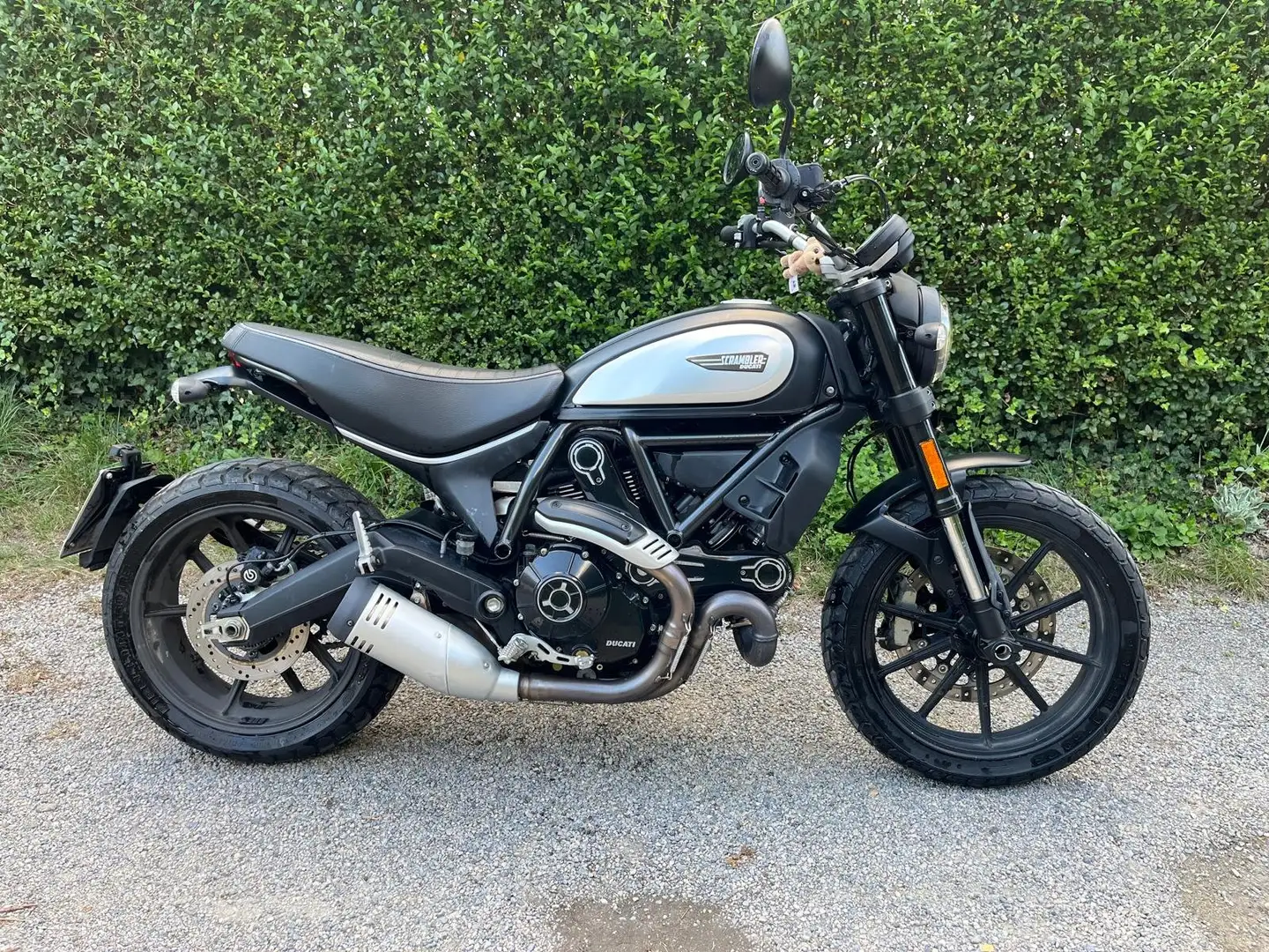 Ducati Scrambler Negru - 1