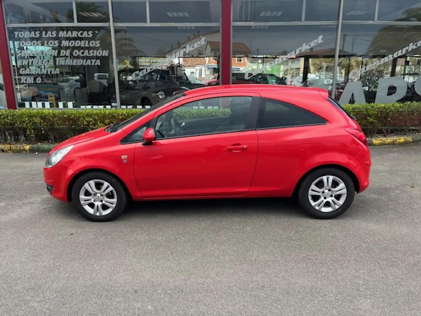 Opel Corsa 1.2 Essentia Rot - 2