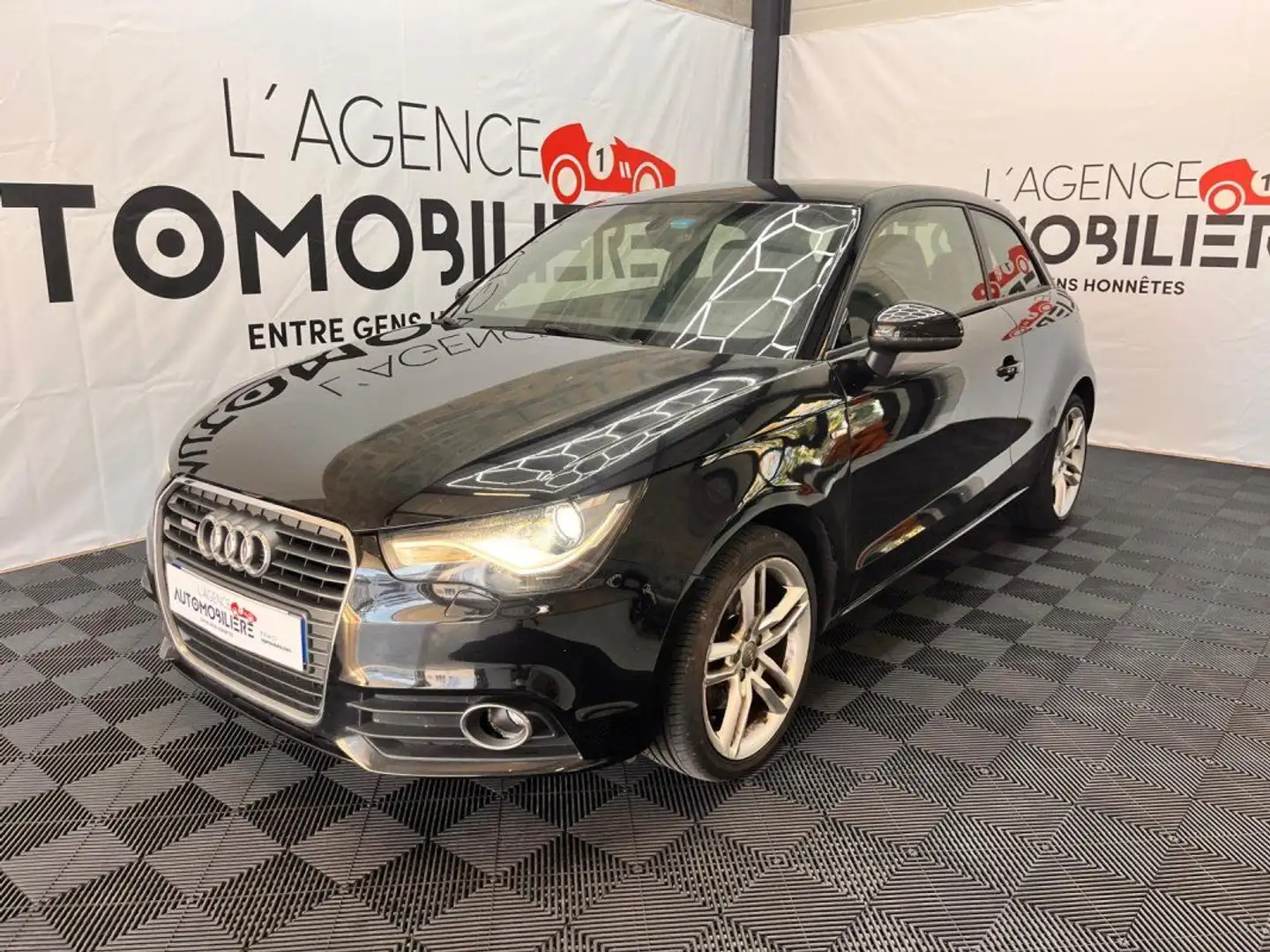 Audi A1 1.4 TFSI 122ch S line Noir - 2