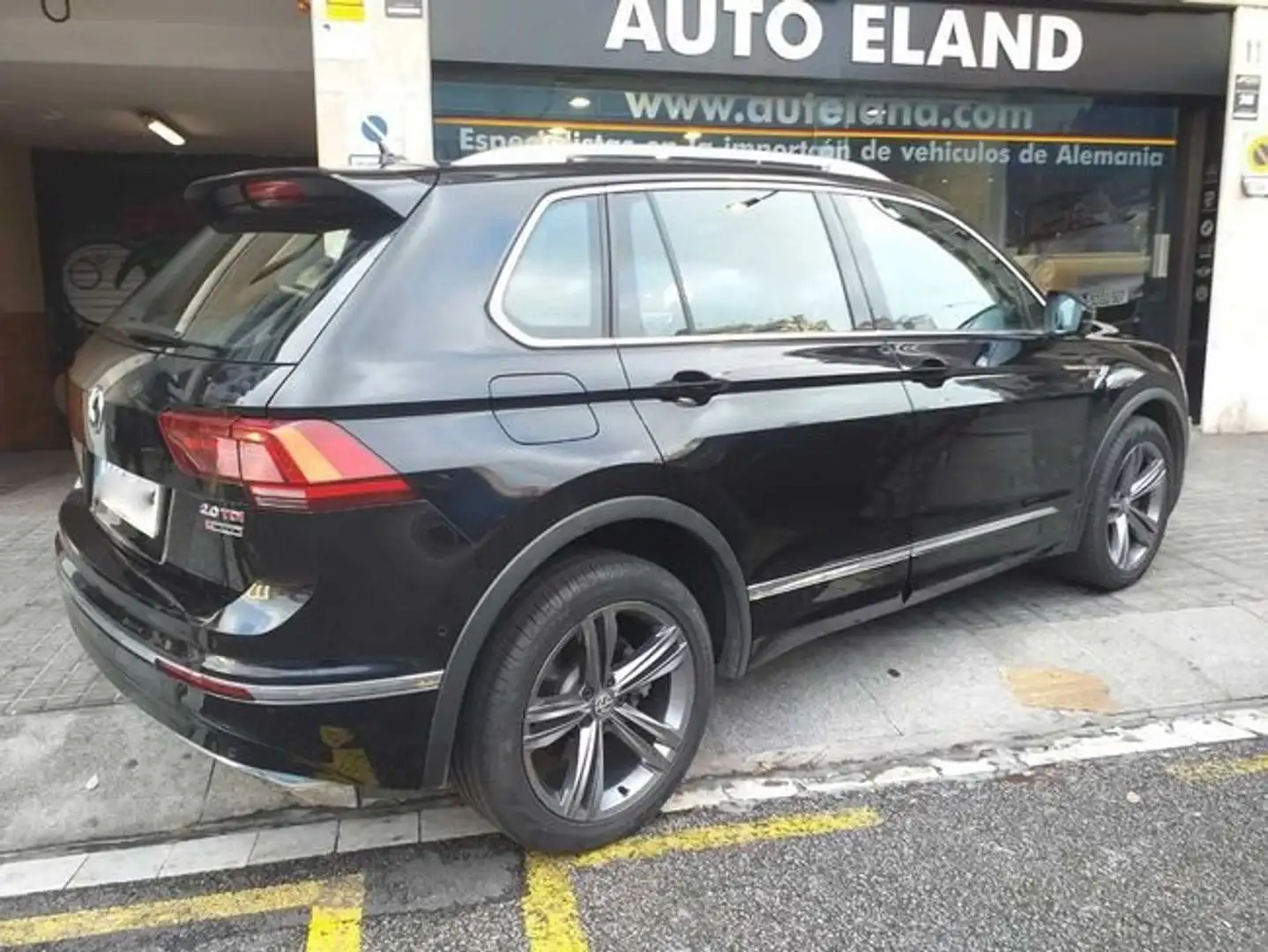 Volkswagen Tiguan 2.0 TDI 4MOTION R LINE Negro - 1