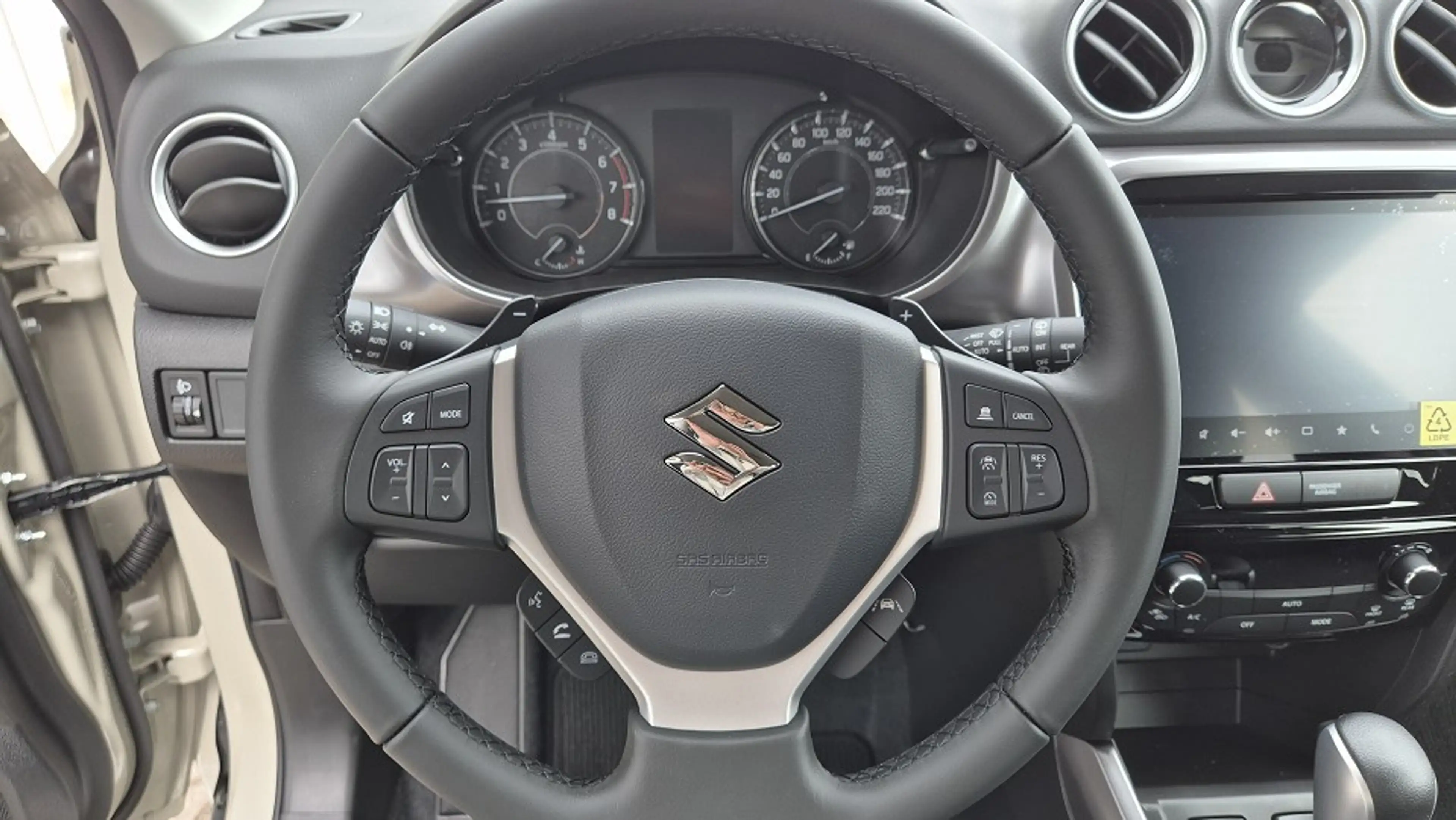 Suzuki Vitara Comfort A/T — photo 10