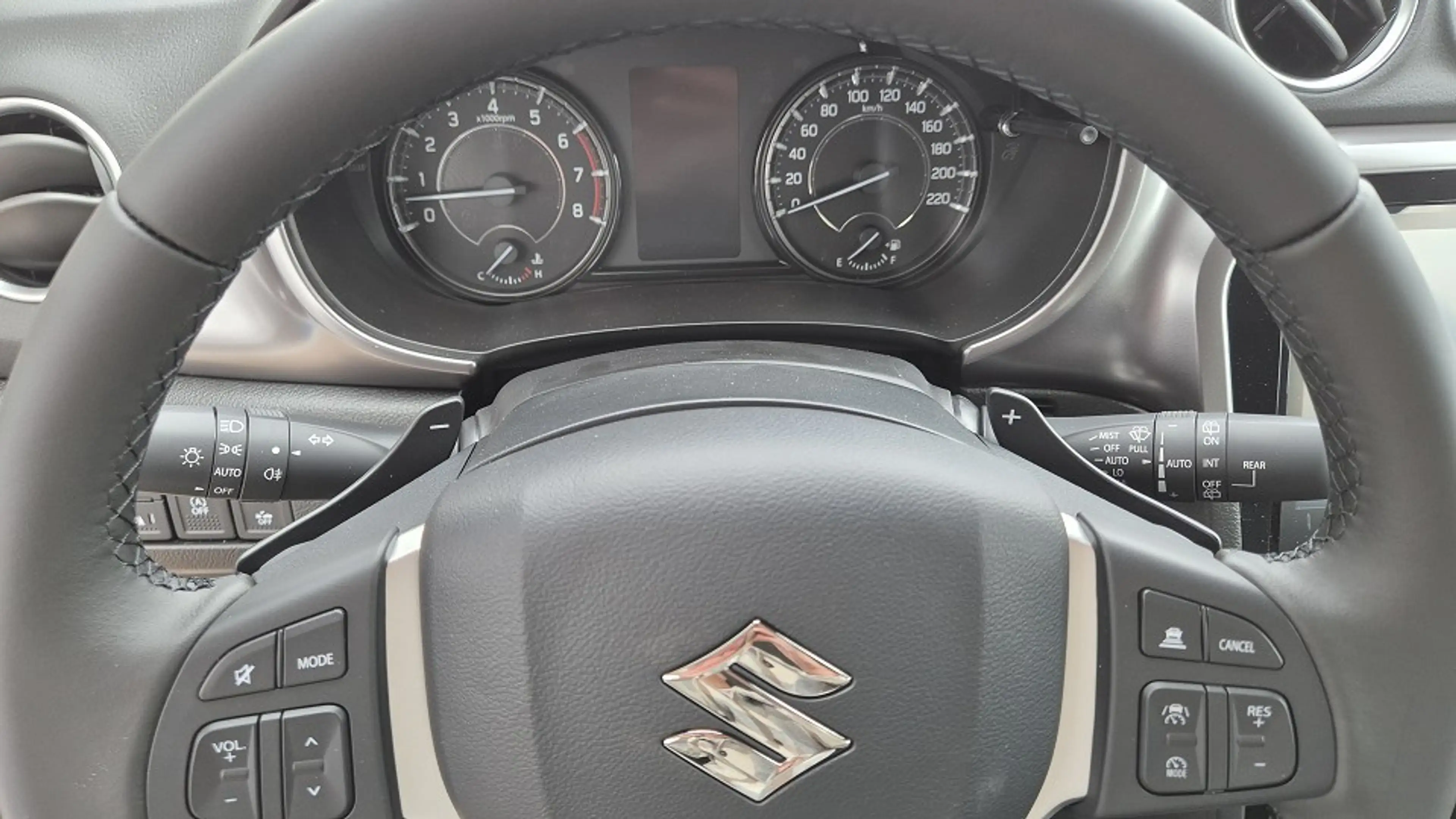 Suzuki Vitara Comfort A/T — photo 11