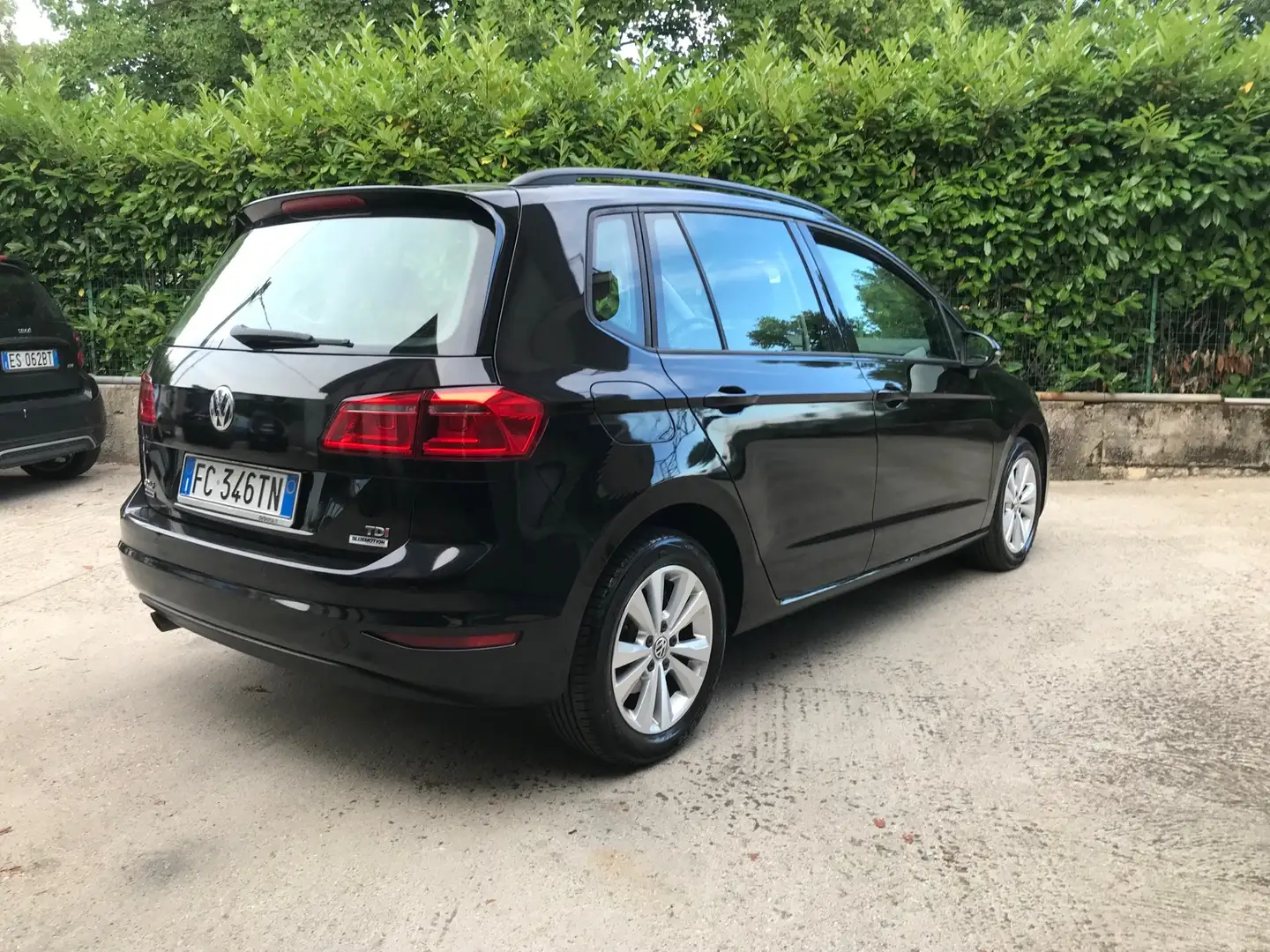 Volkswagen Golf Sportsvan 1.6 tdi Executive 110cv EURO 6B Nero - 2