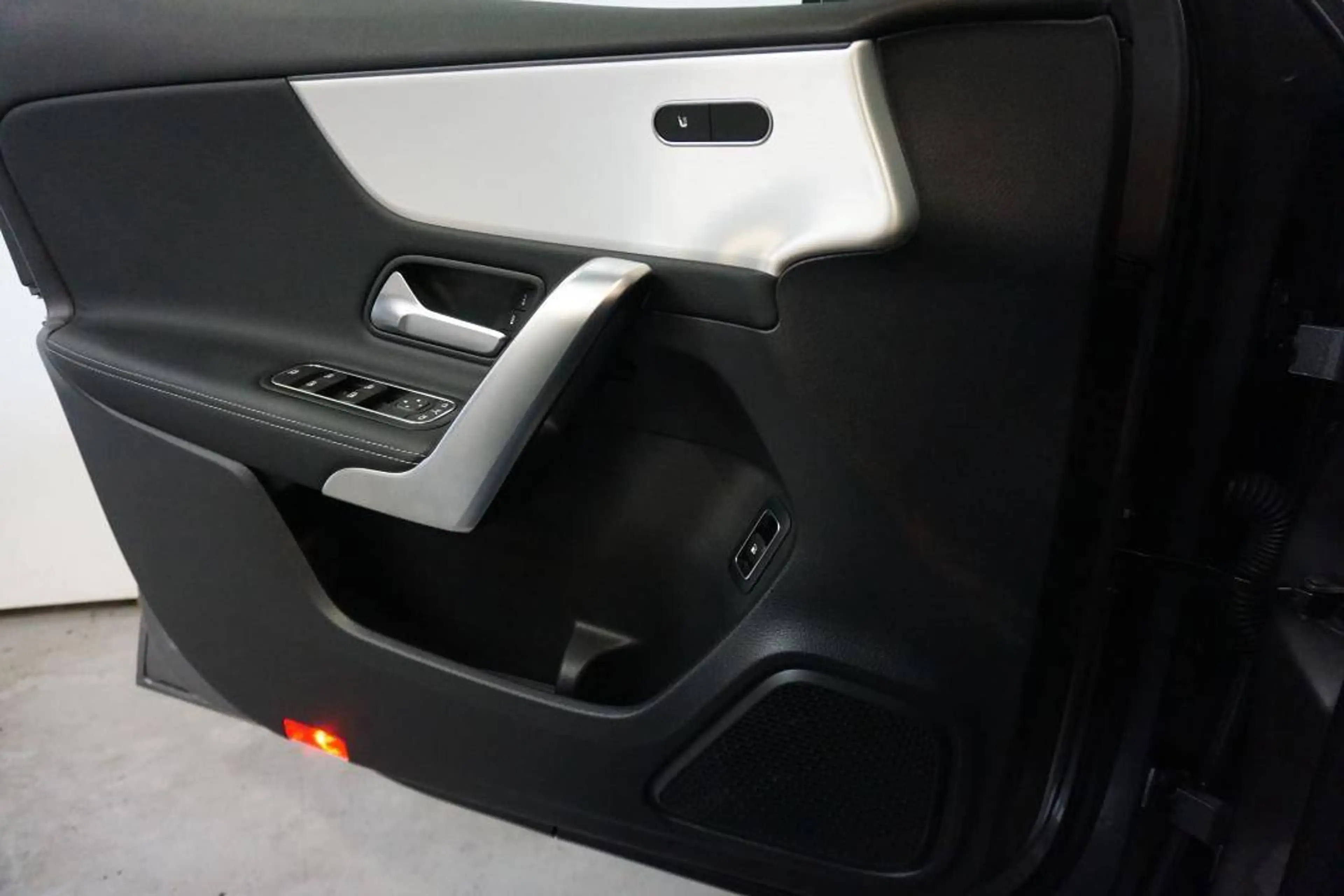 Mercedes-Benz A 250 e - MULTIBEAM LED — photo 9