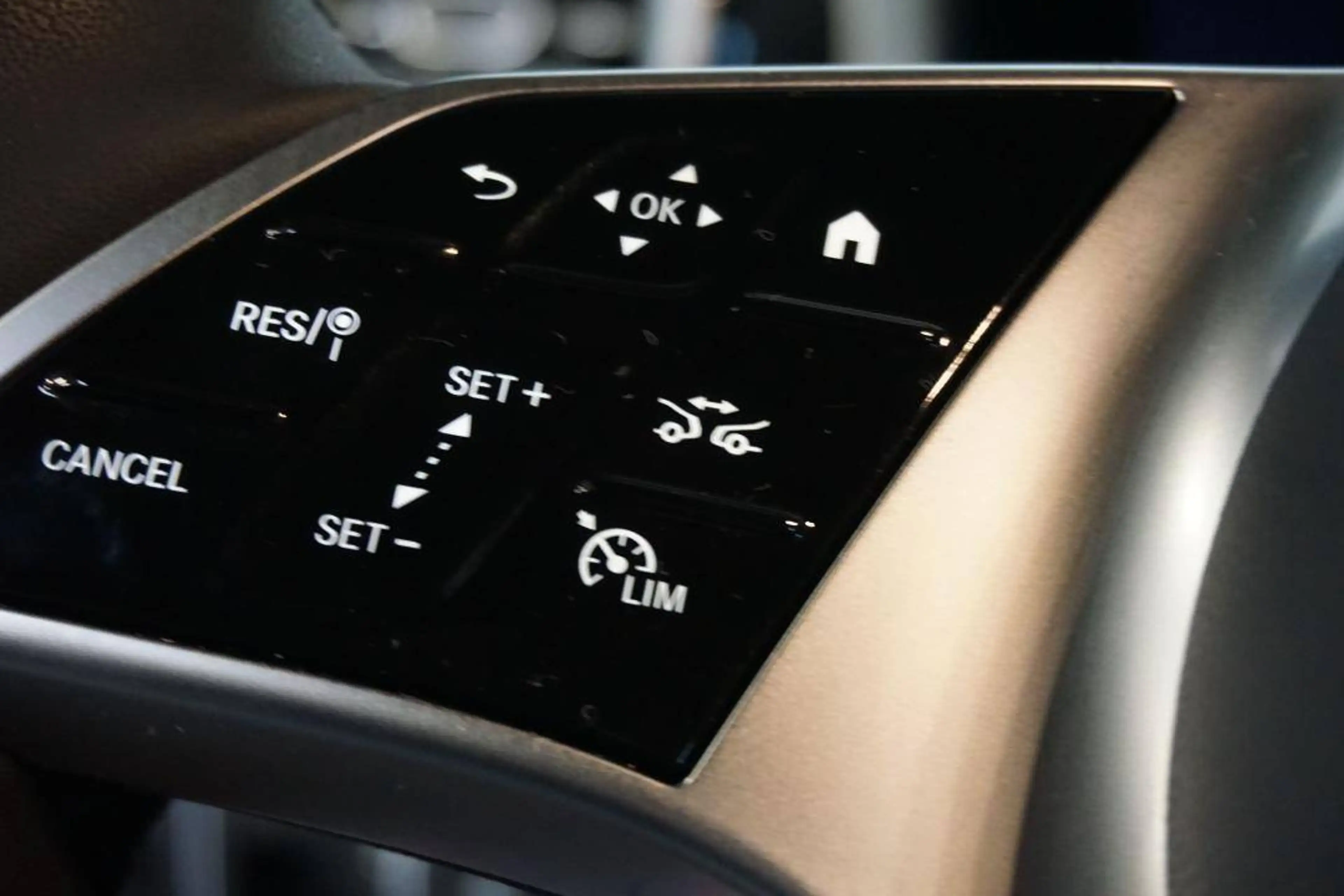 Mercedes-Benz A 250 e - MULTIBEAM LED — photo 7