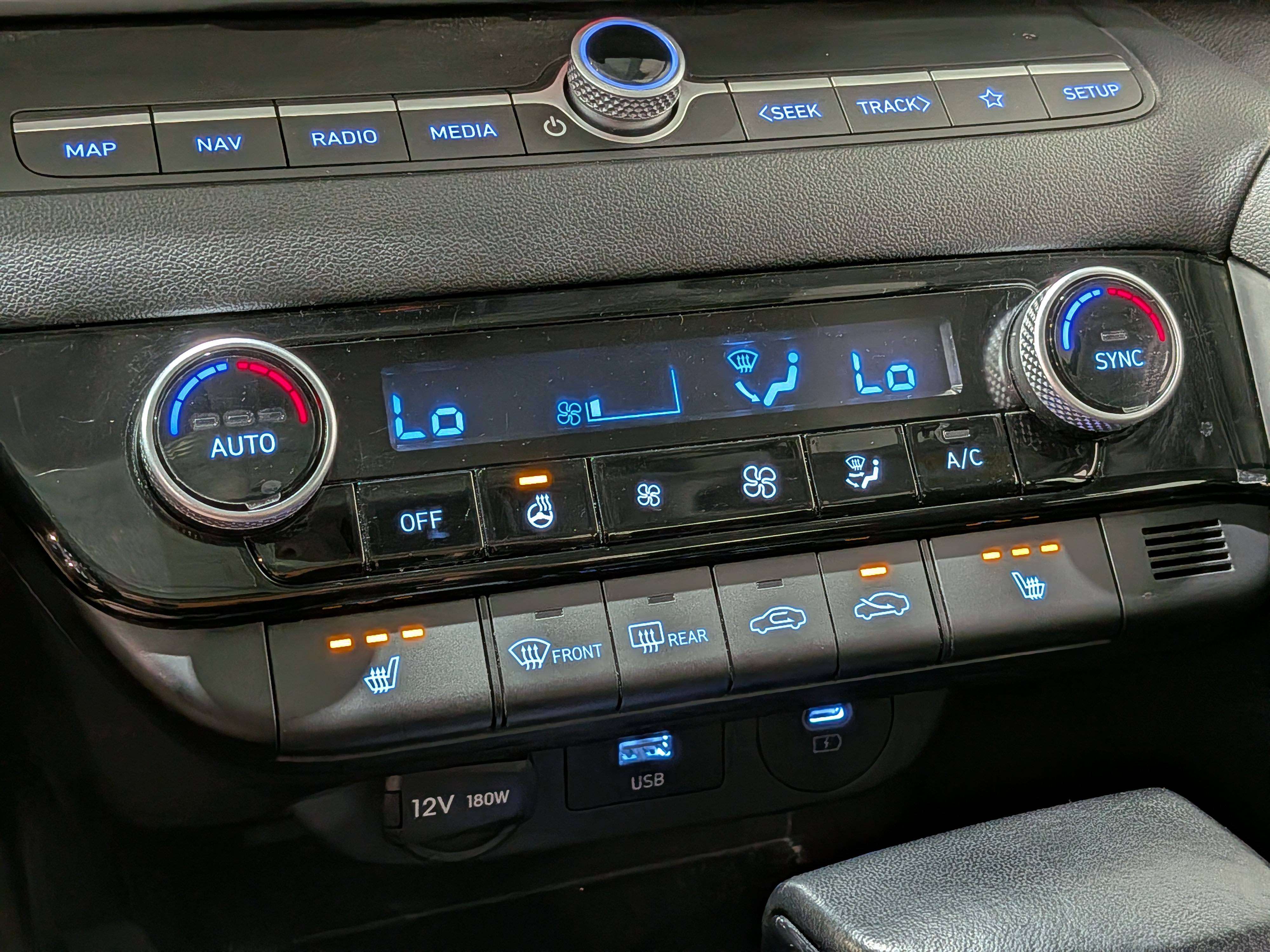 Hyundai Elantra 2025