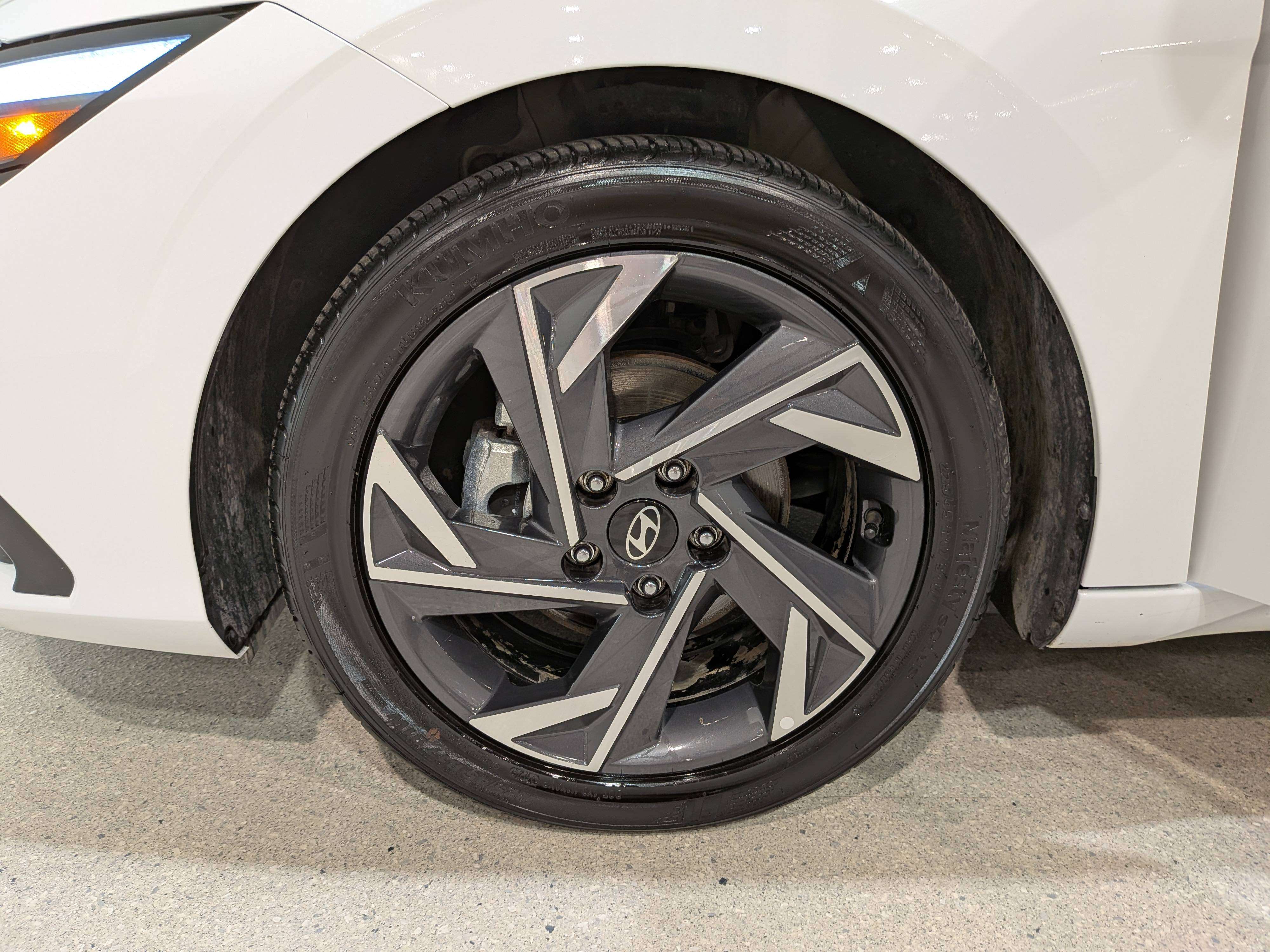Hyundai Elantra 2025
