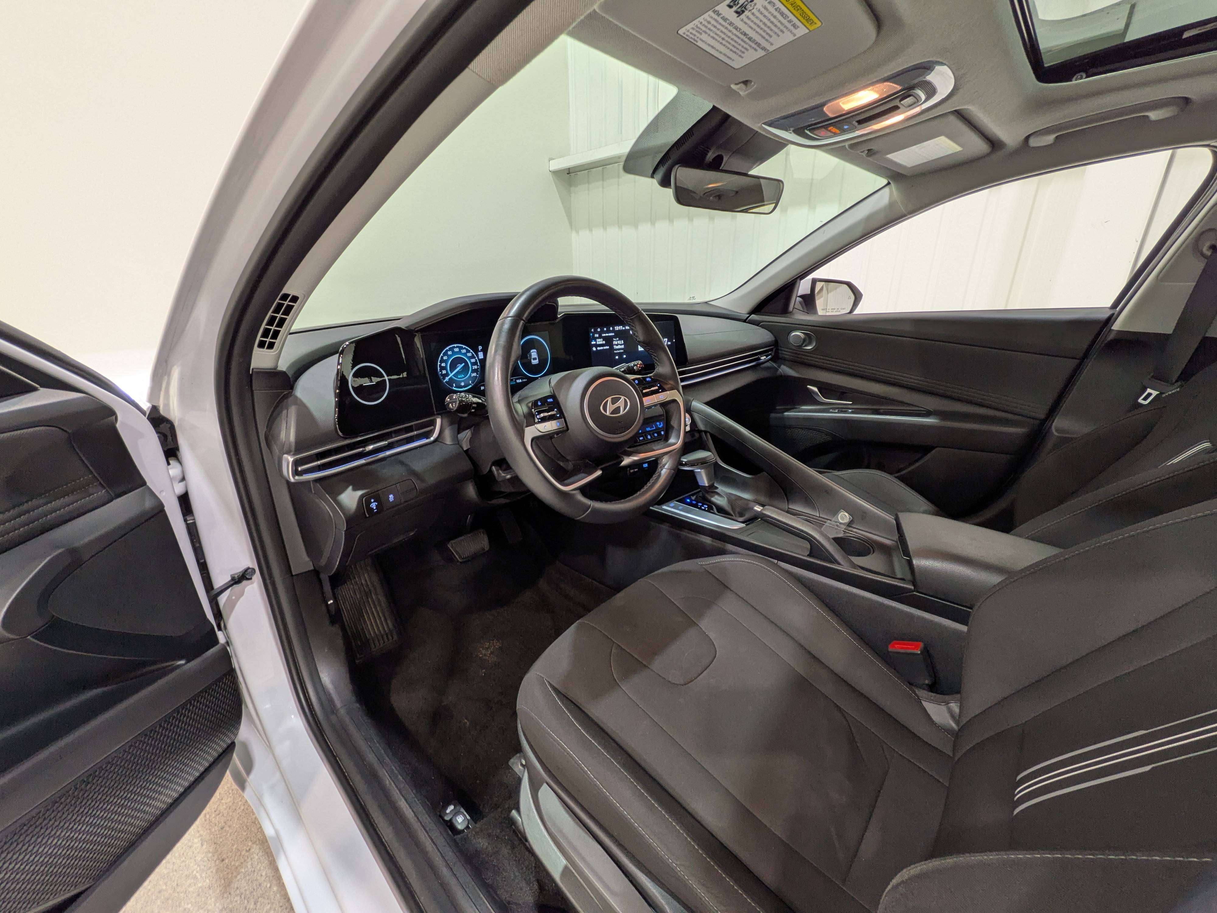 Hyundai Elantra 2025
