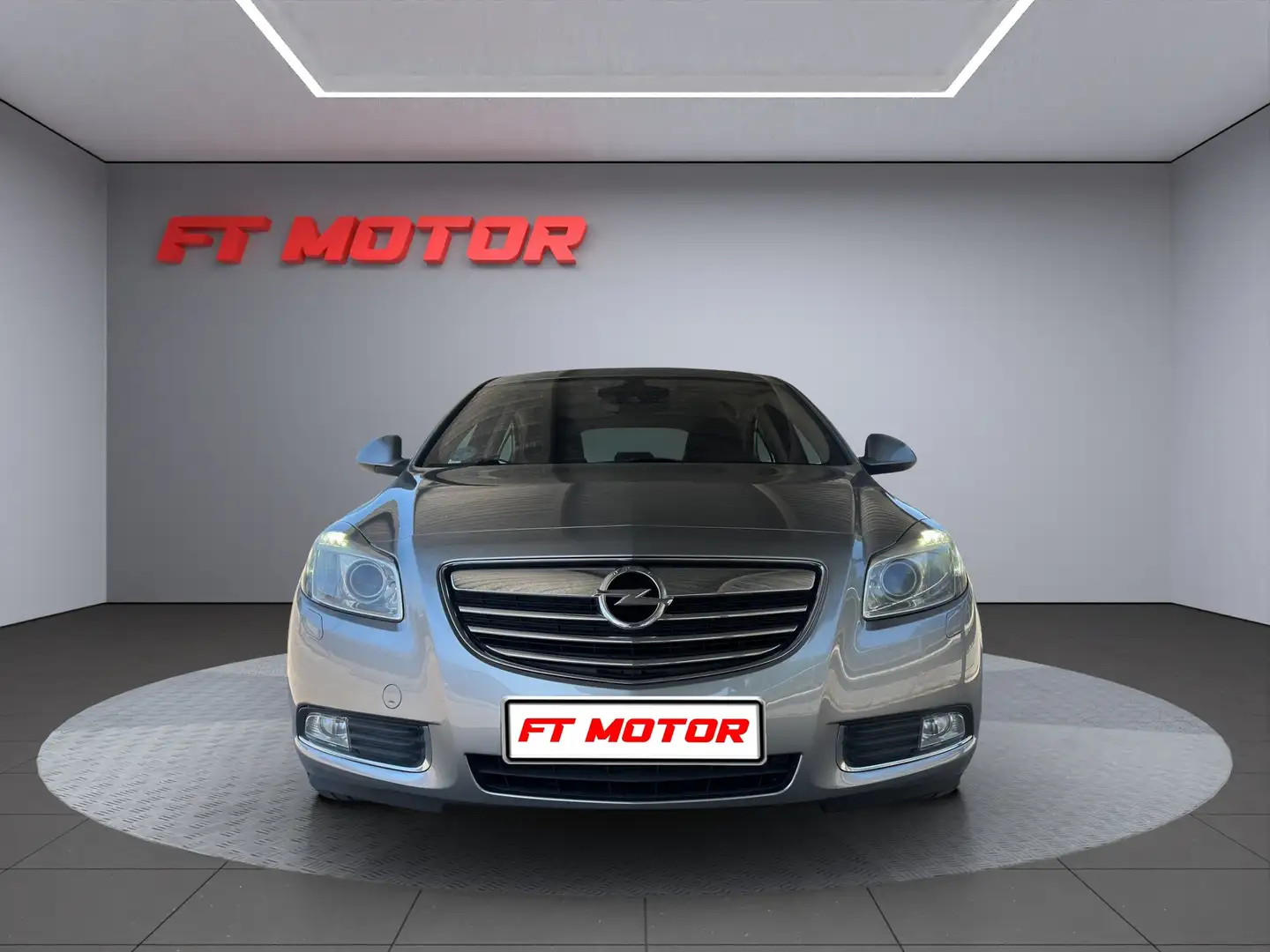 Opel Insignia 2.0T Cosmo 4x4 Gris - 2