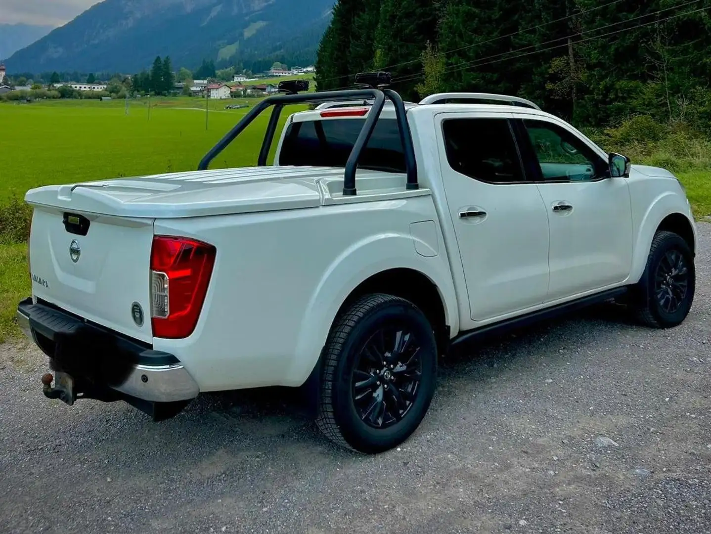 Nissan Navara Weiß - 2