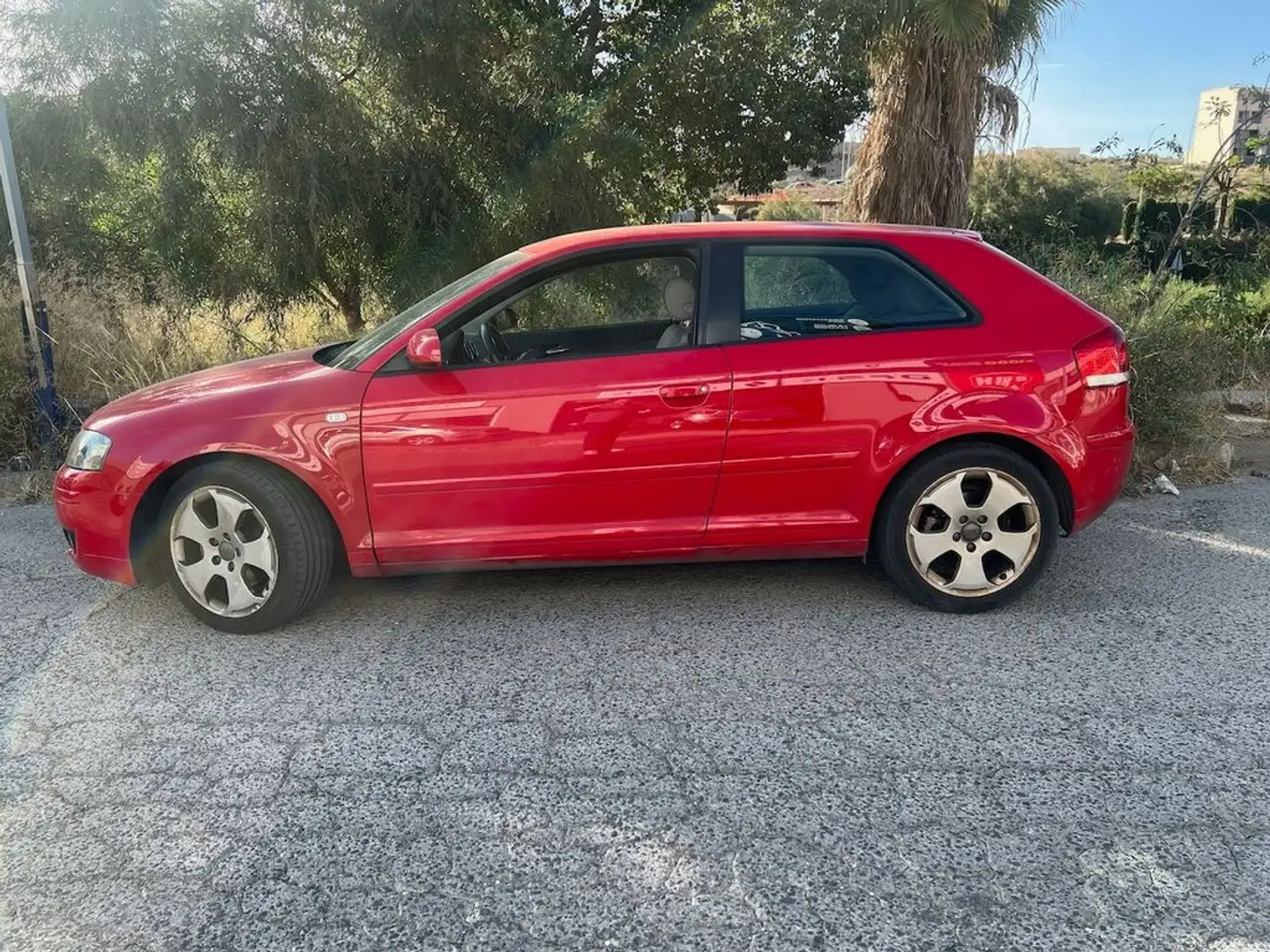Audi A3 2.0 FSI Ambiente S-Tronic Rojo - 2