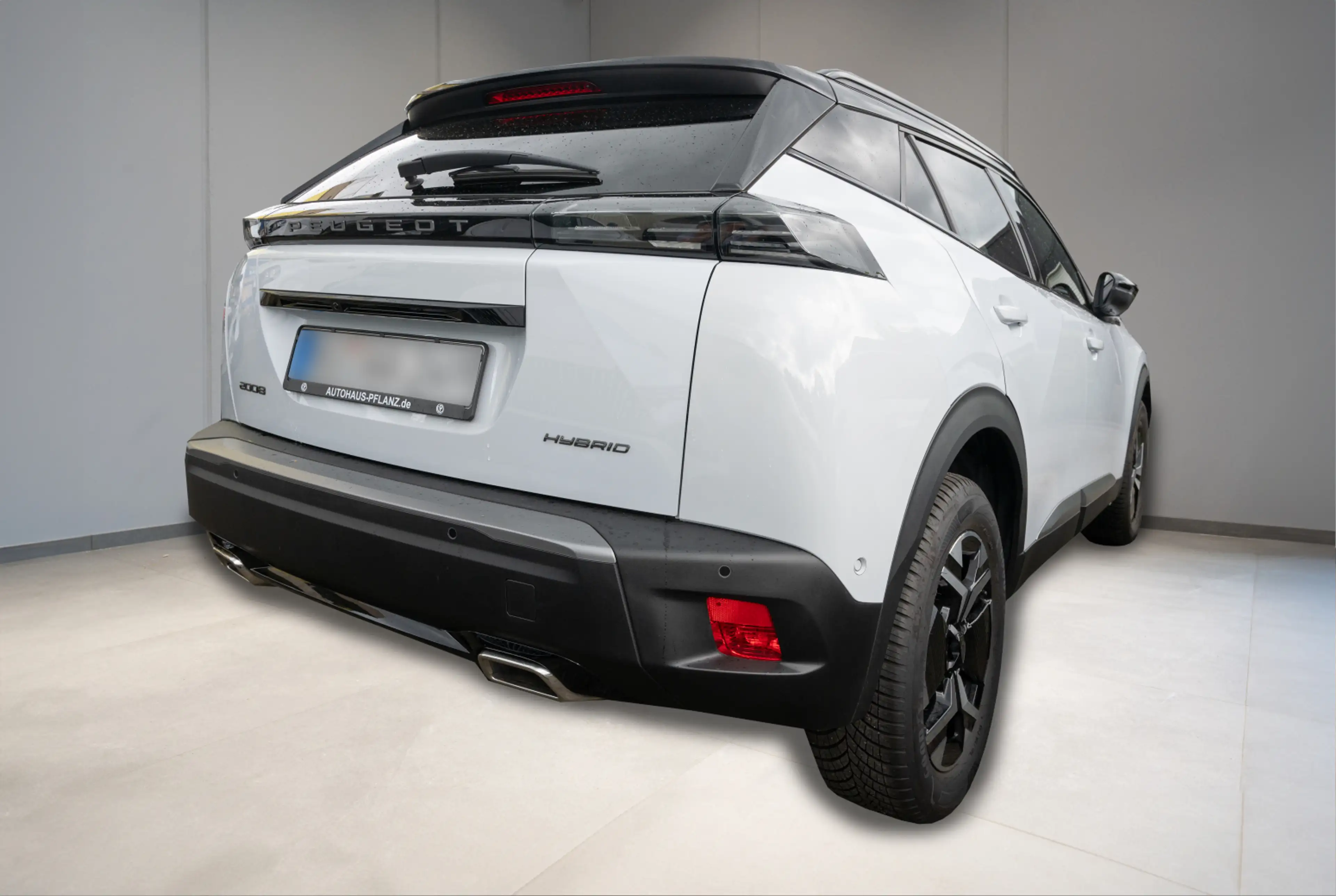 Peugeot 2008 GT HYBRID 145 e-DSC6 — photo 3