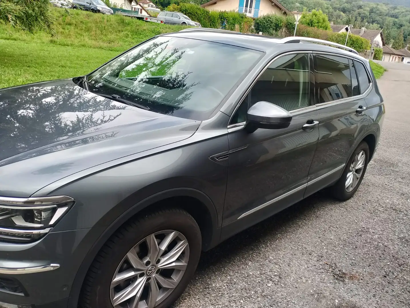 Volkswagen Tiguan Allspace Сірий - 2