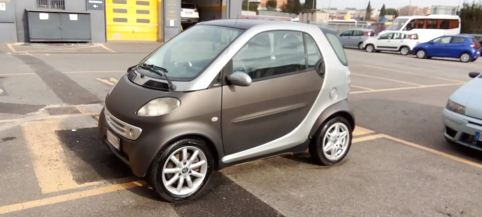 smart forTwo smart forttwo Gris - 1