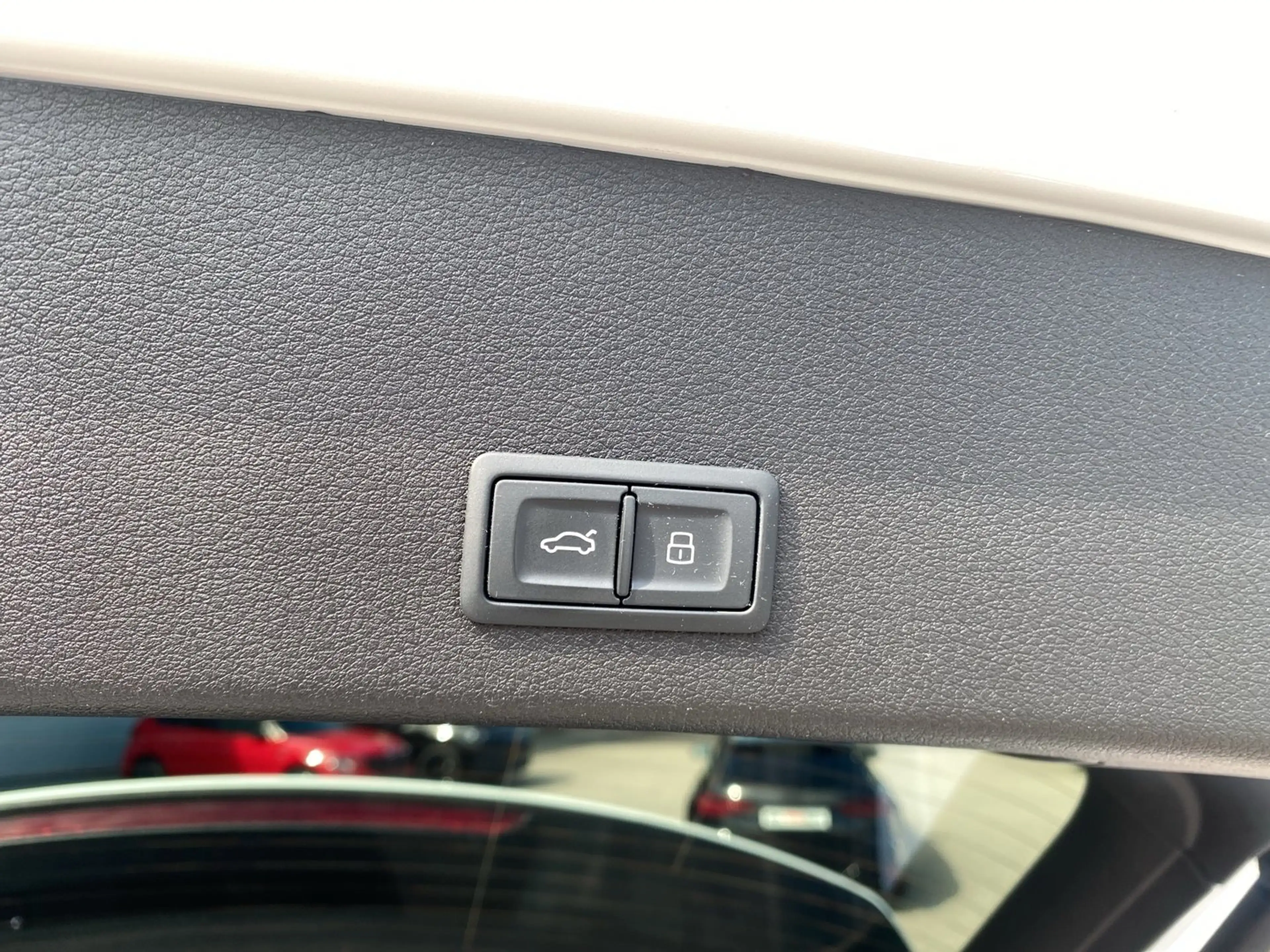 Audi e-tron 55 quattro 300 kW S line — photo 13