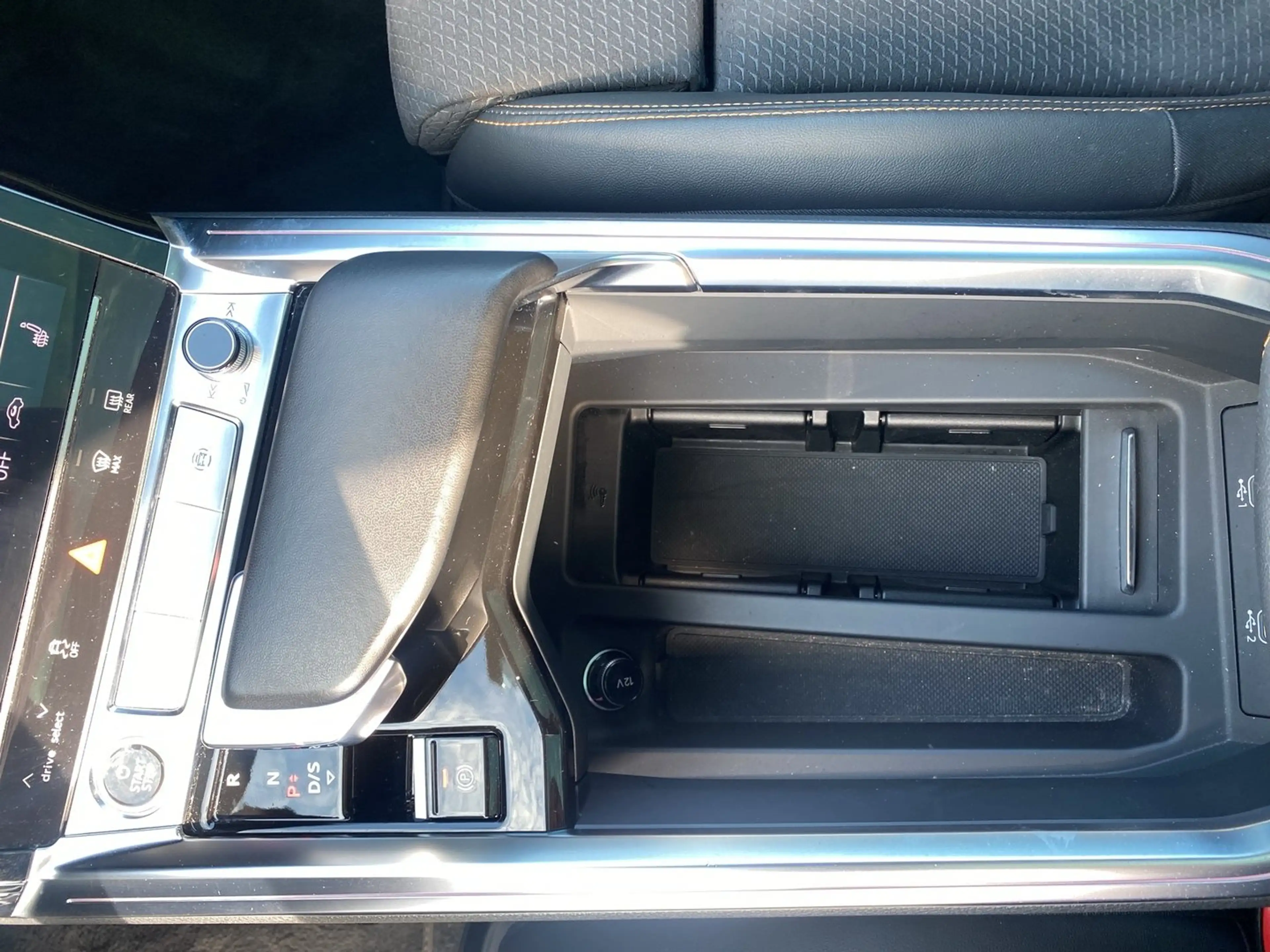 Audi e-tron 55 quattro 300 kW S line — photo 15