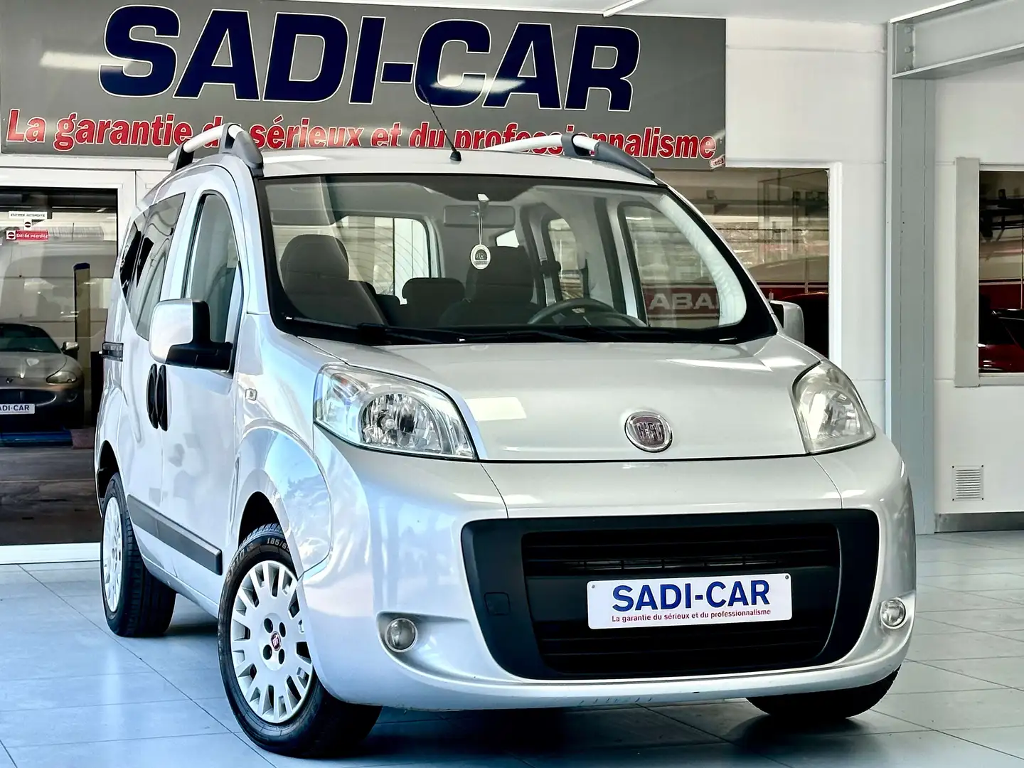 Fiat Fiorino / Qubo 1,3 Multijet 75cv - 5PL + AIRCO Gris - 1