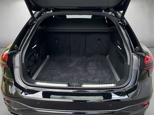 Audi A6 view 6