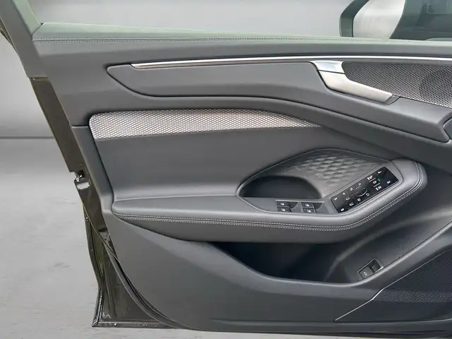 Audi A6 view 7